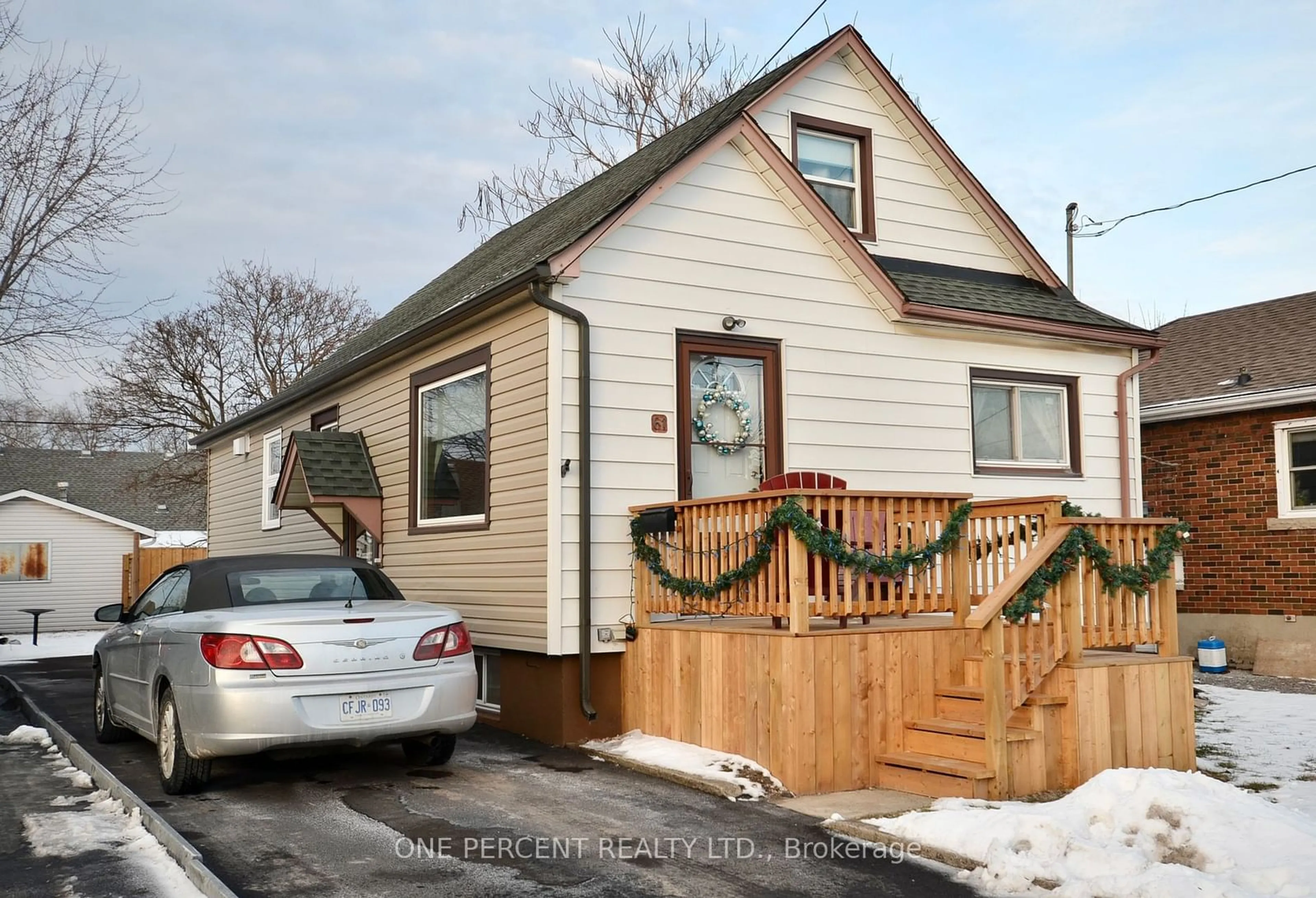 Unknown for 61 Hamilton St, St. Catharines Ontario L2S 1K8