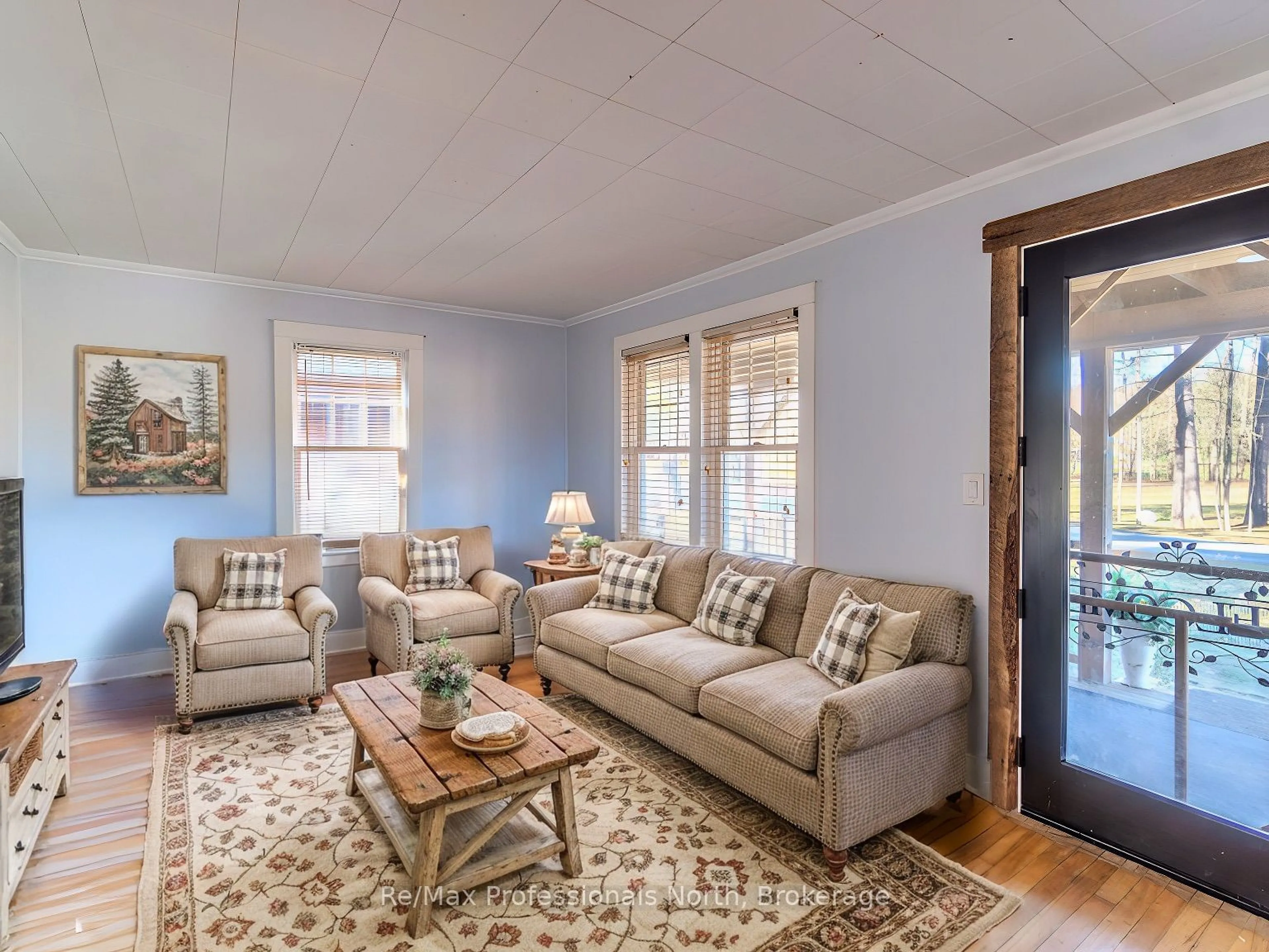 Living room with furniture, unknown for 2415 WINDERMERE RD, Muskoka Lakes Ontario P0B 1P0