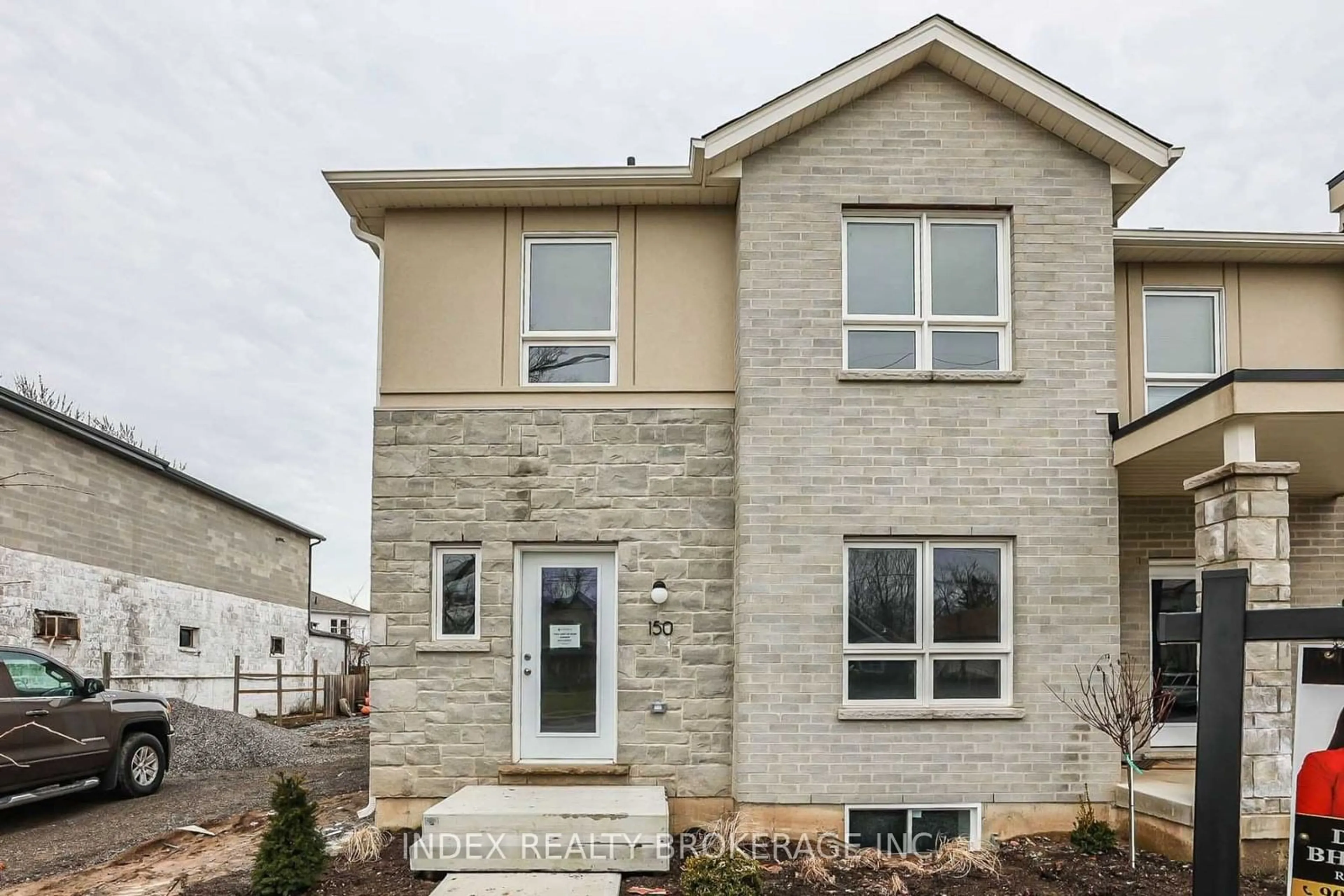 Home with brick exterior material, street for 150 Broadway #1, Welland Ontario L3C 0J2