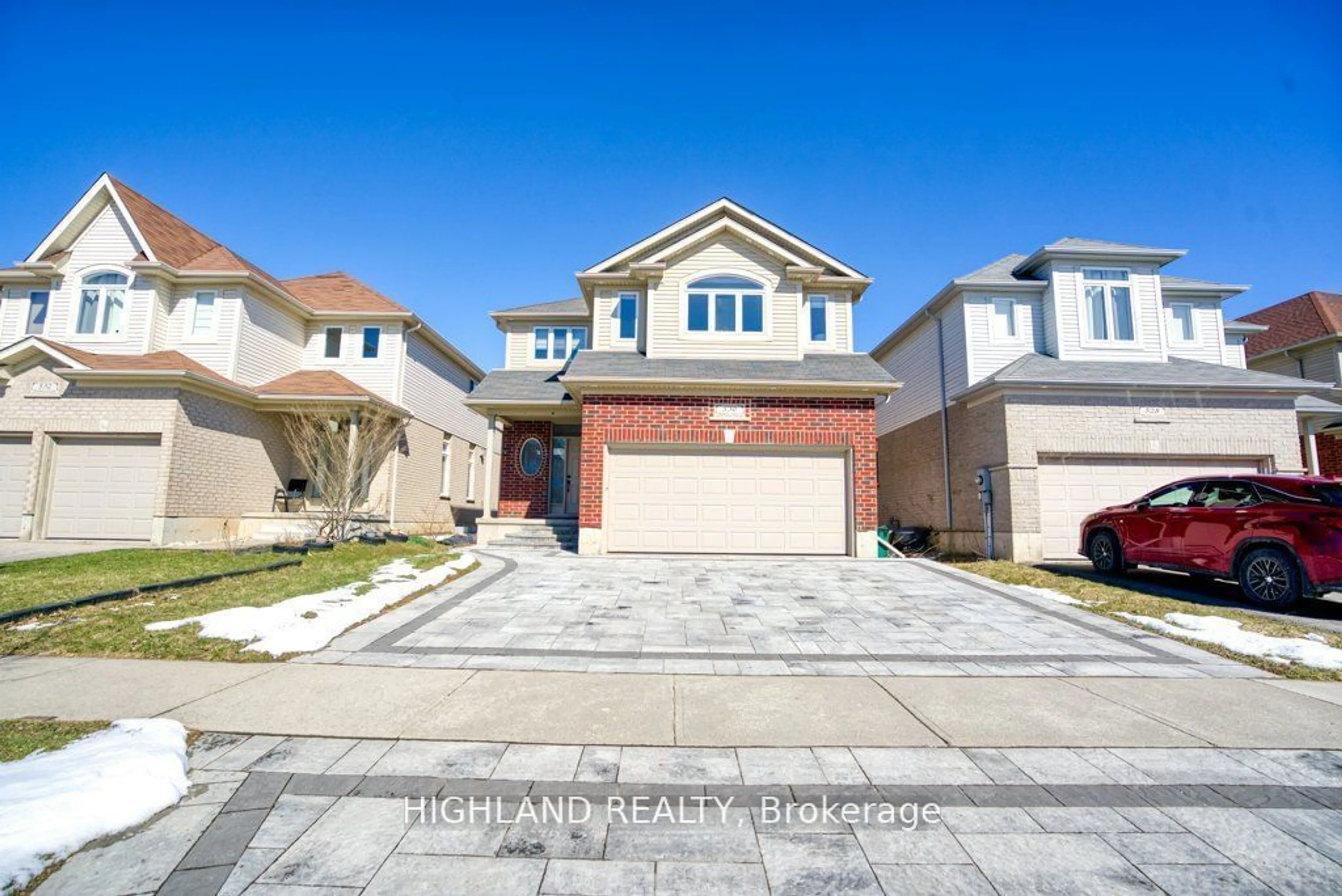 Home with vinyl exterior material, street for 530 Wasaga Cres, Waterloo Ontario N2V 2Y8