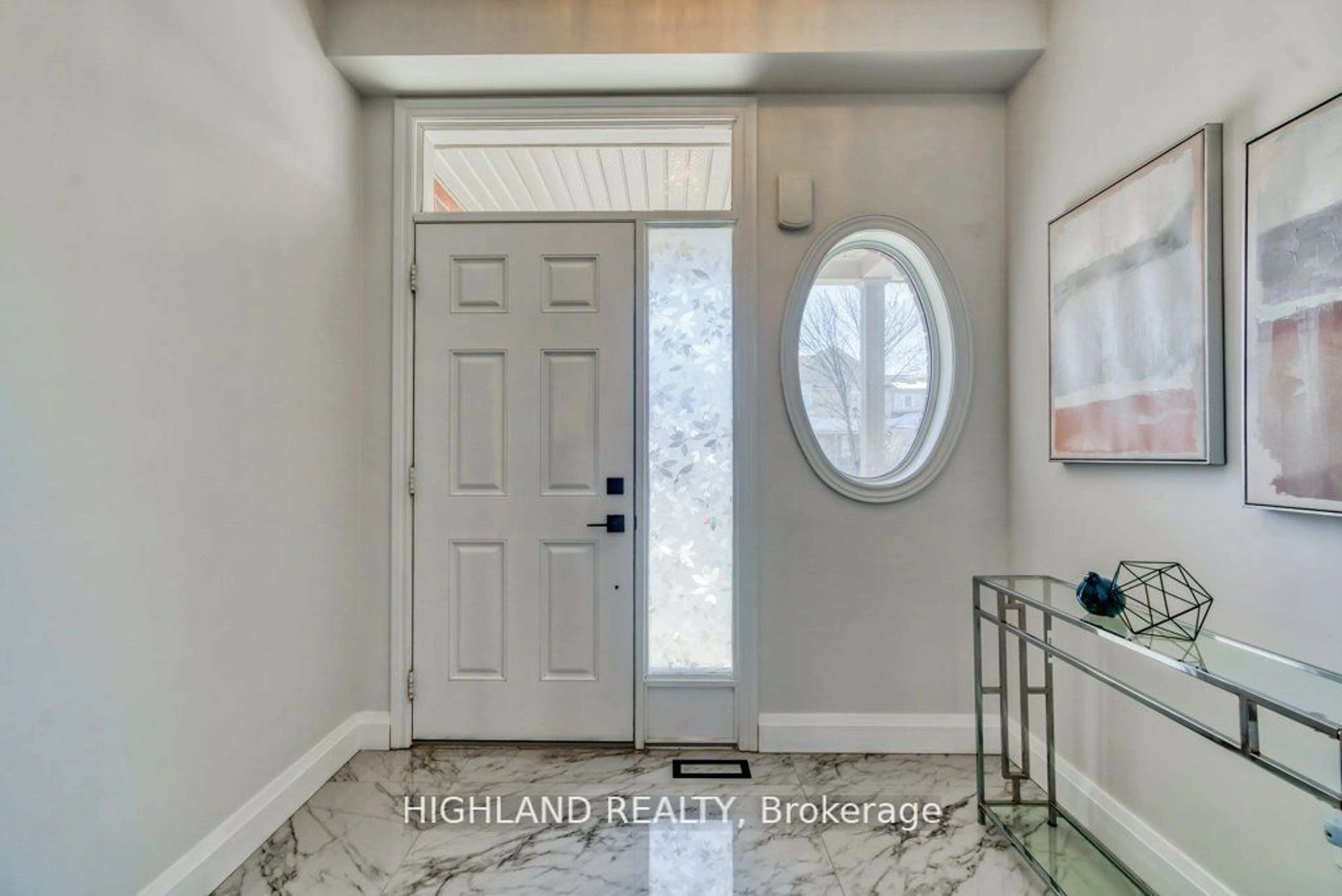 Indoor entryway for 530 Wasaga Cres, Waterloo Ontario N2V 2Y8