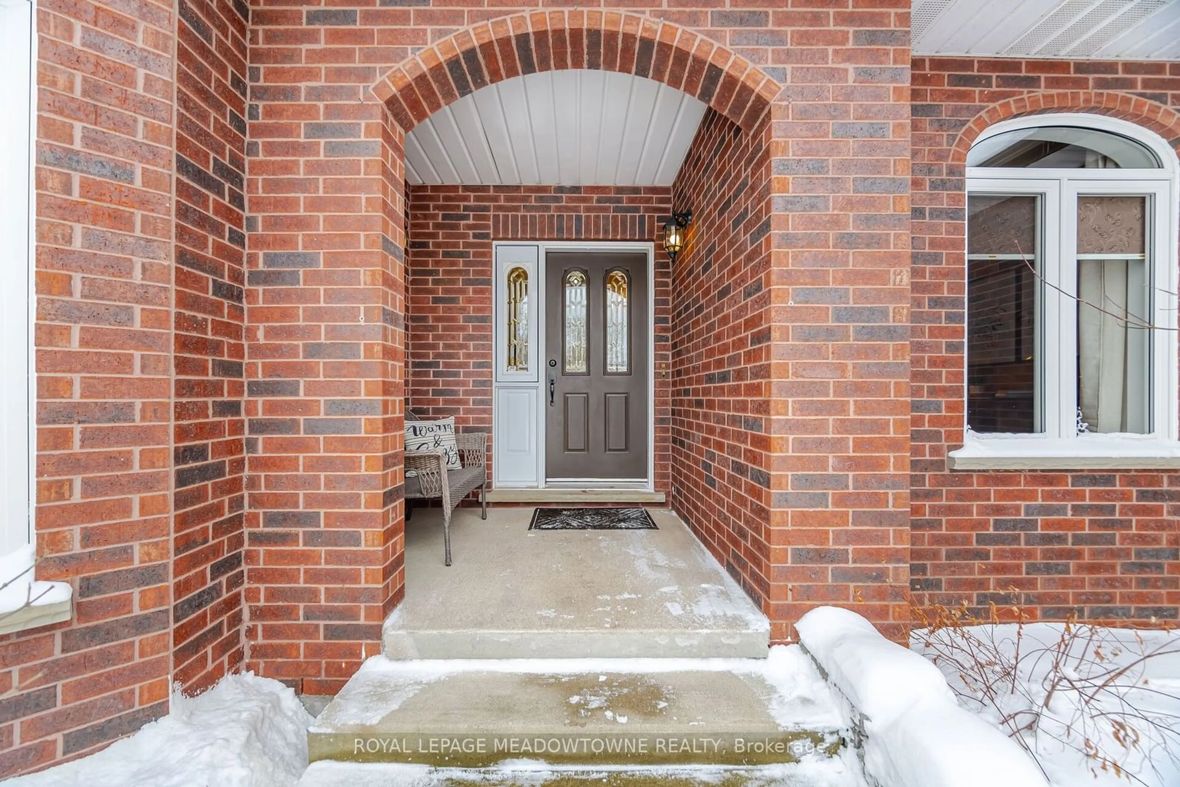 Indoor entryway for 143 Lou's Blvd, Guelph/Eramosa Ontario N0B 2K0