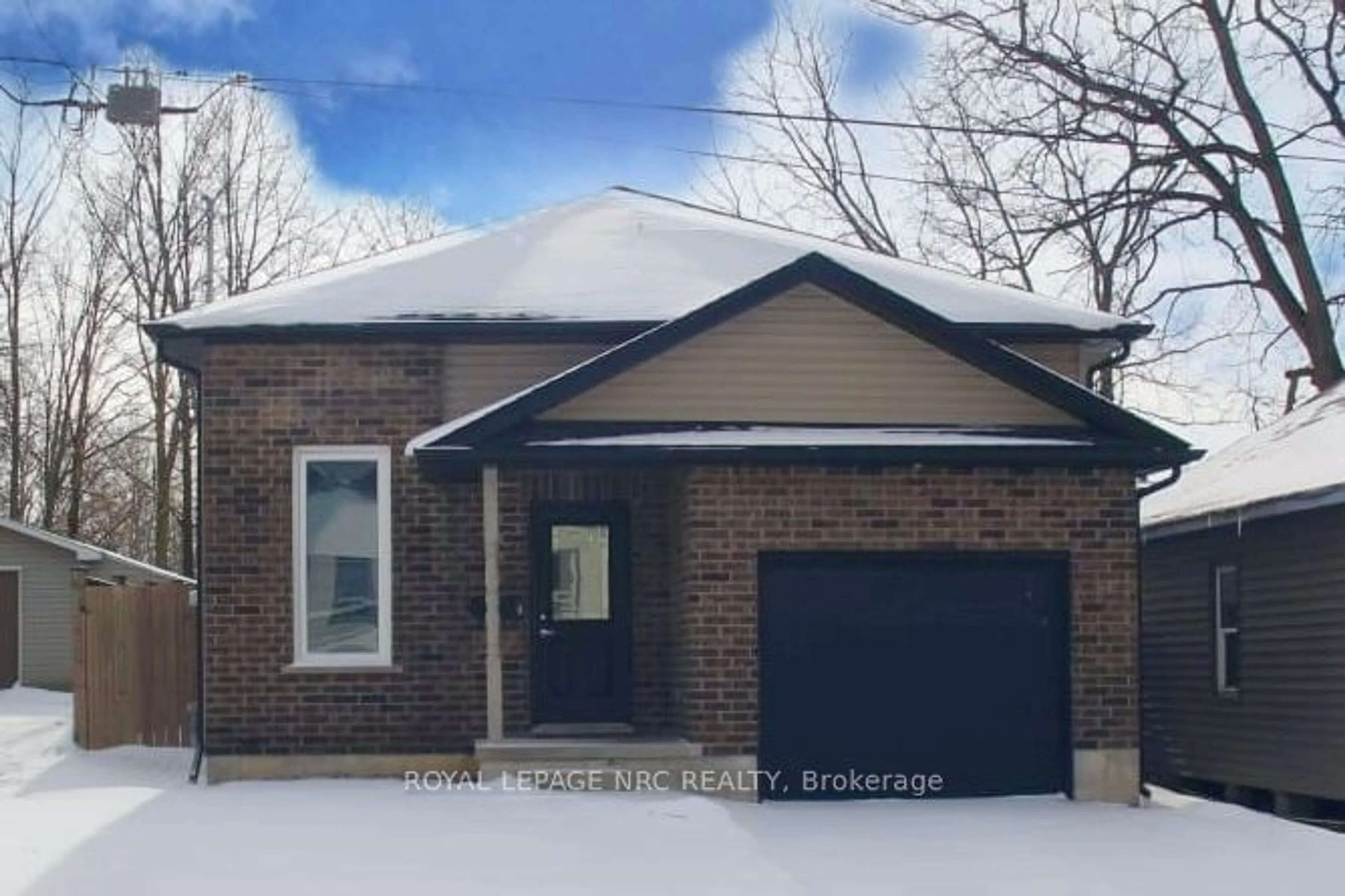 Home with brick exterior material, street for 21 Almond St, Welland Ontario L3B 3P6