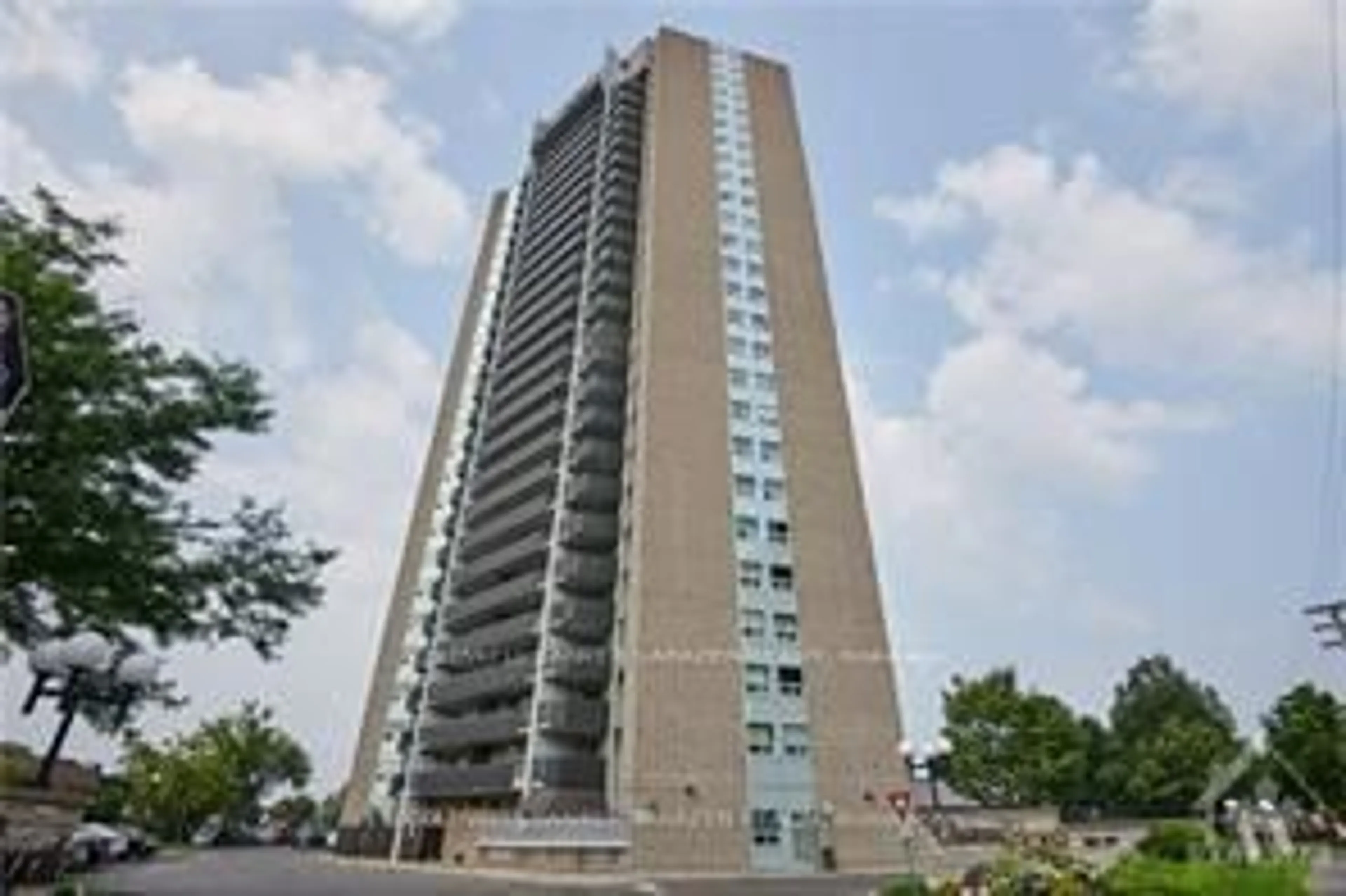 Indoor foyer for 1380 Prince Of Wales Dr #2107, Mooneys Bay - Carleton Heights and Area Ontario K2C 3N5