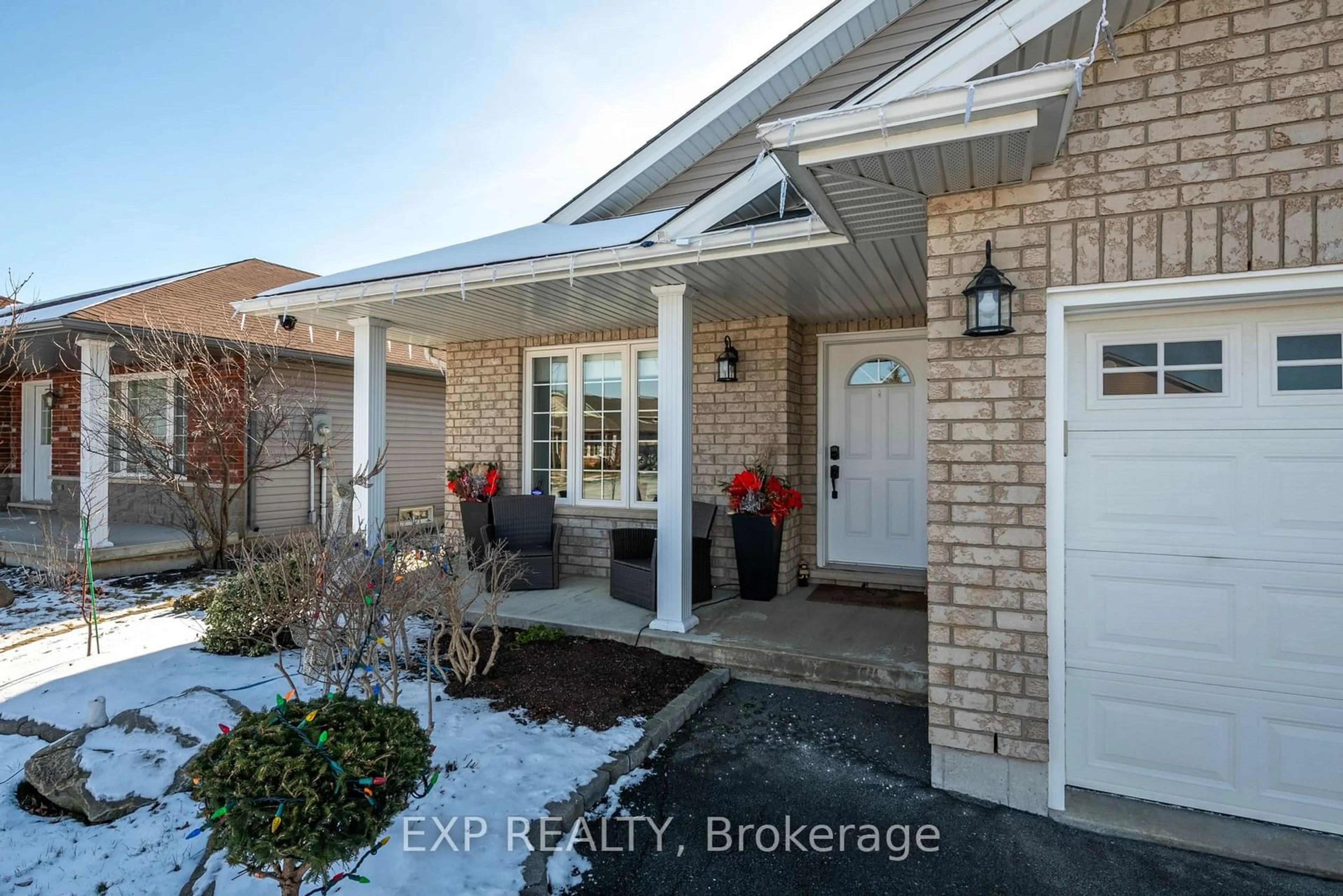 Indoor entryway for 6 Donald Cres, Haldimand Ontario N0A 1H0