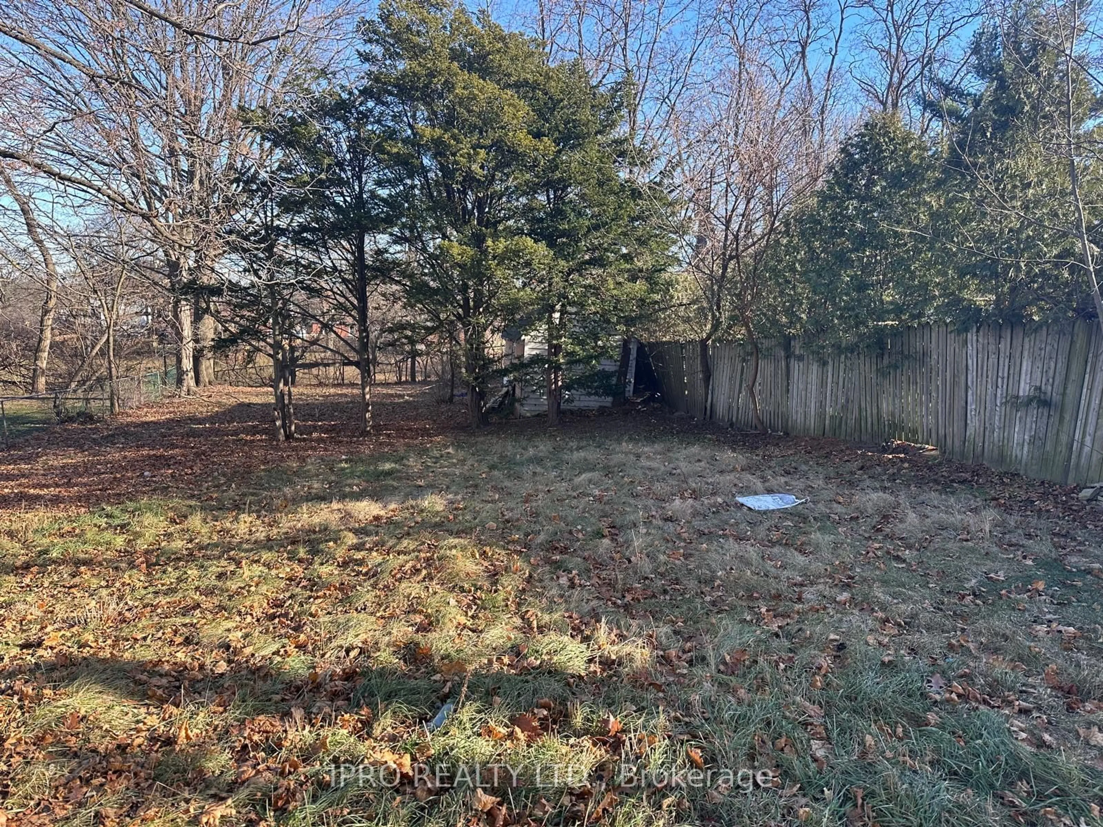 A pic from outside/outdoor area/front of a property/back of a property/a pic from drone, forest/trees view for 5788 Drummond Rd, Niagara Falls Ontario L2G 4L5