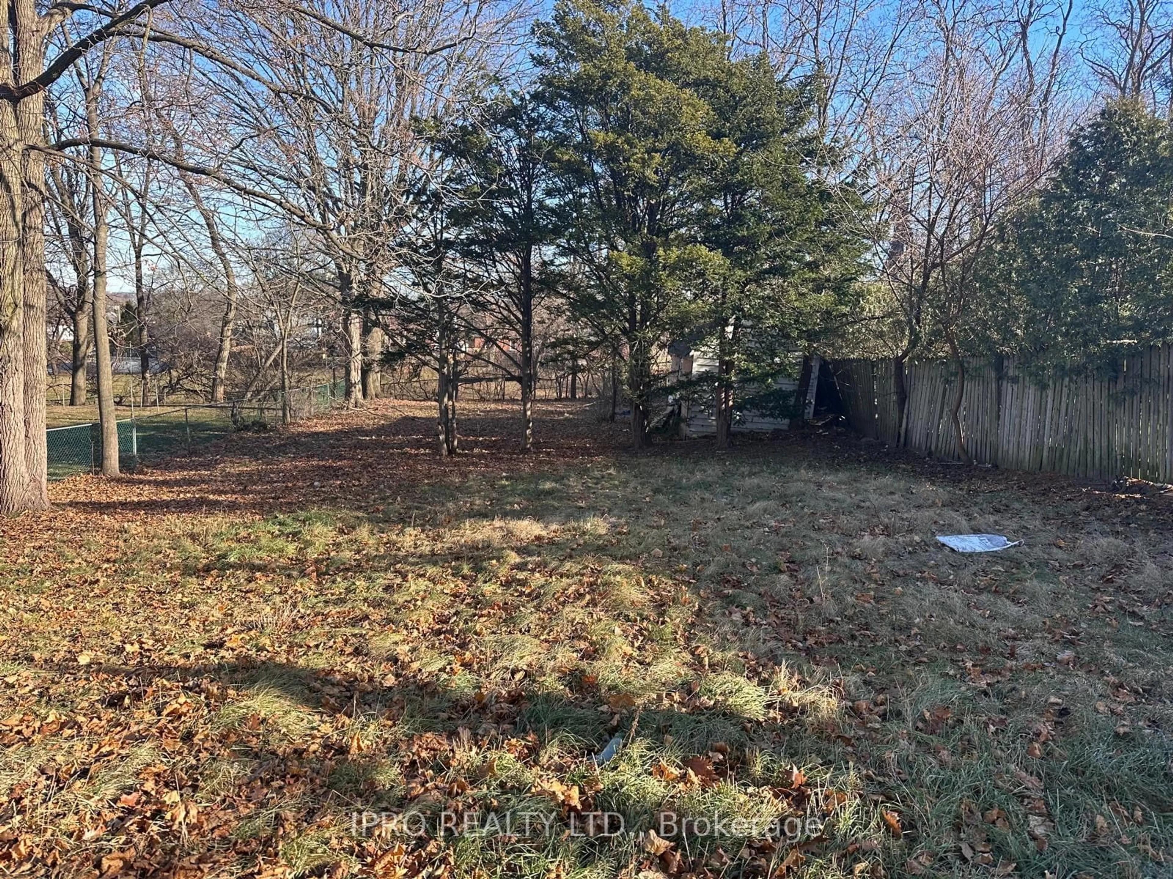 A pic from outside/outdoor area/front of a property/back of a property/a pic from drone, forest/trees view for 5788 Drummond Rd, Niagara Falls Ontario L2G 4L5