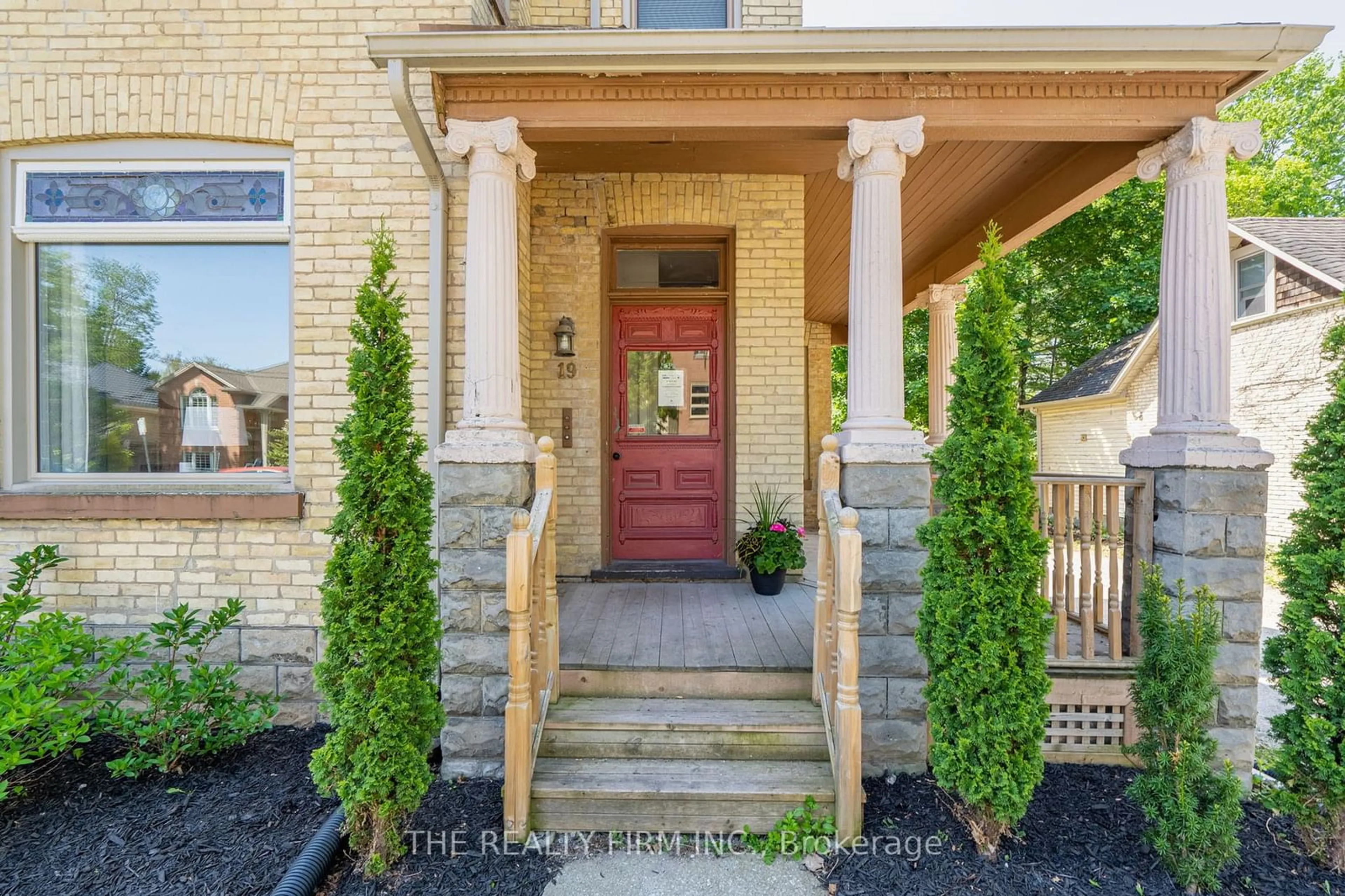 Home with brick exterior material, street for 19 Regina St, London Ontario N5Y 3B6