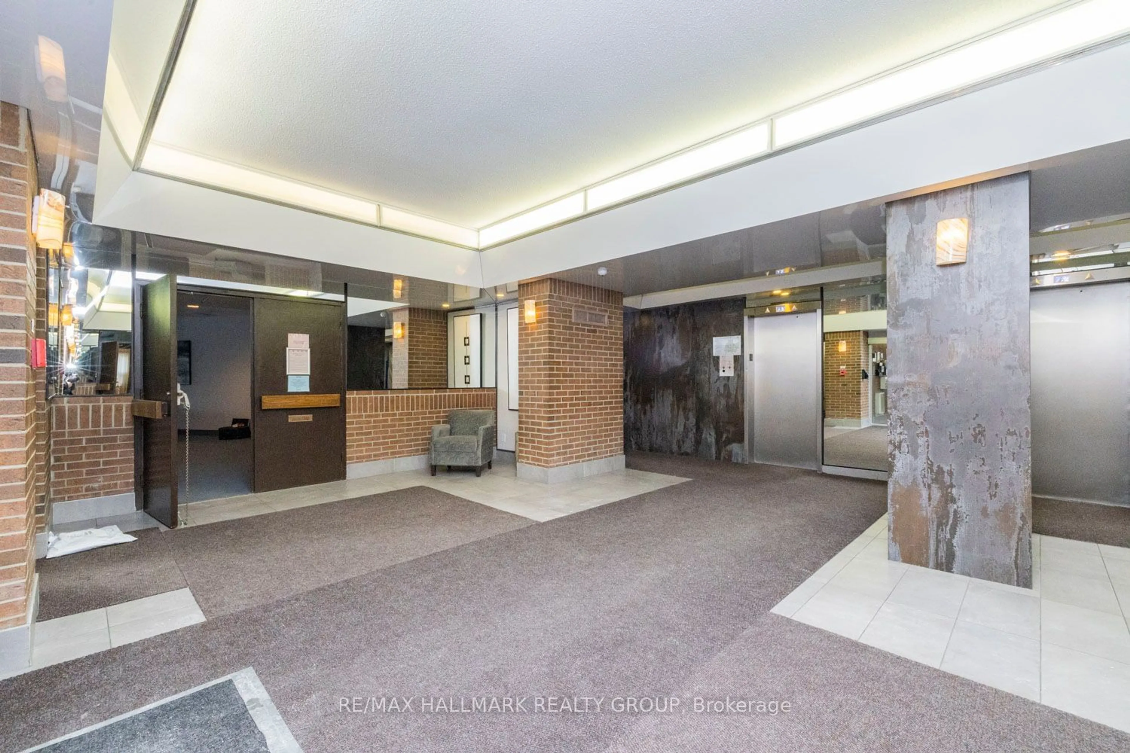 Lobby for 1380 PRINCE OF WALES Dr #806, Mooneys Bay - Carleton Heights and Area Ontario K2C 3N5