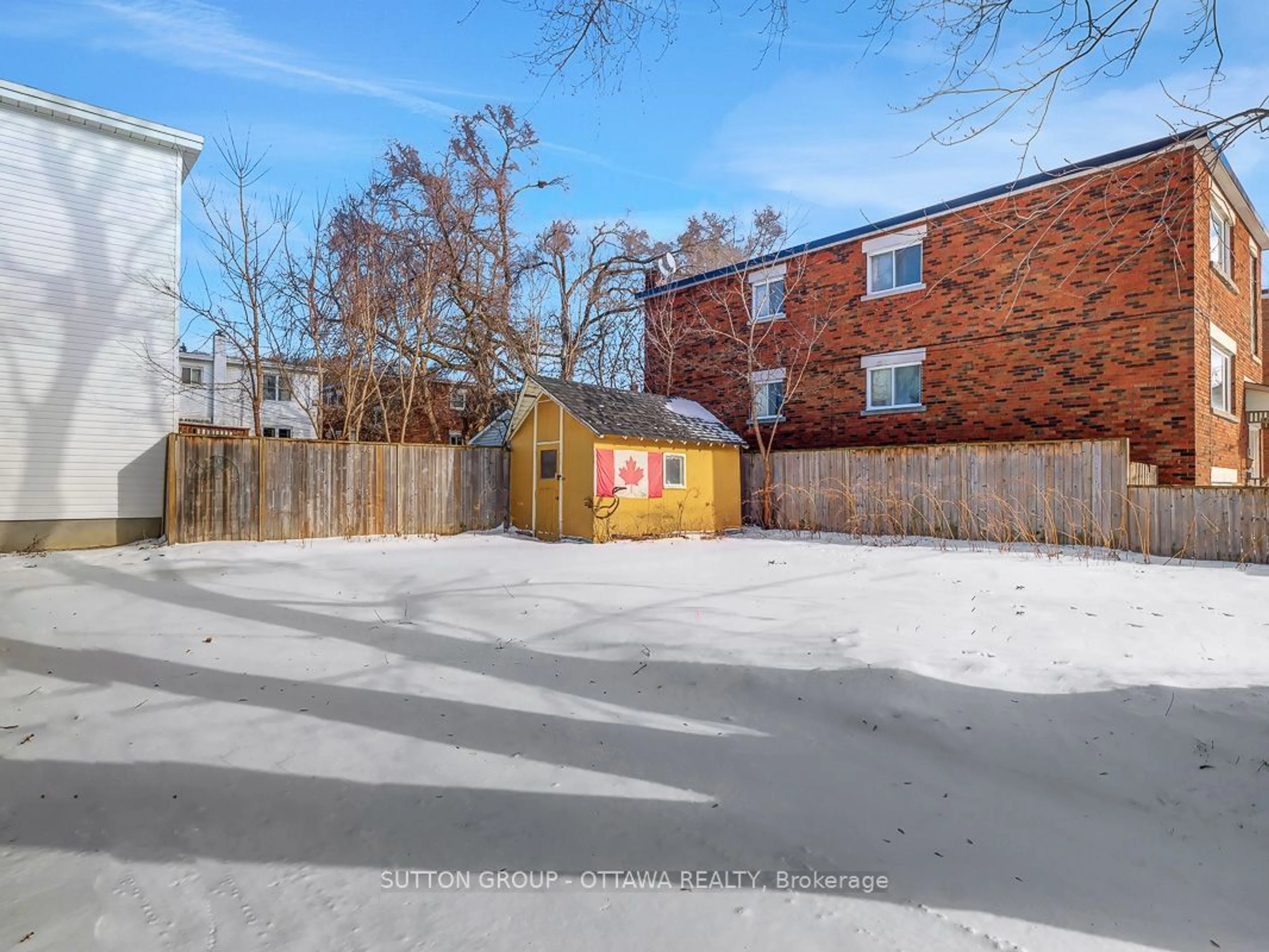 A pic from outside/outdoor area/front of a property/back of a property/a pic from drone, street for 111 Jolliet Ave, Vanier and Kingsview Park Ontario K1L 5G8