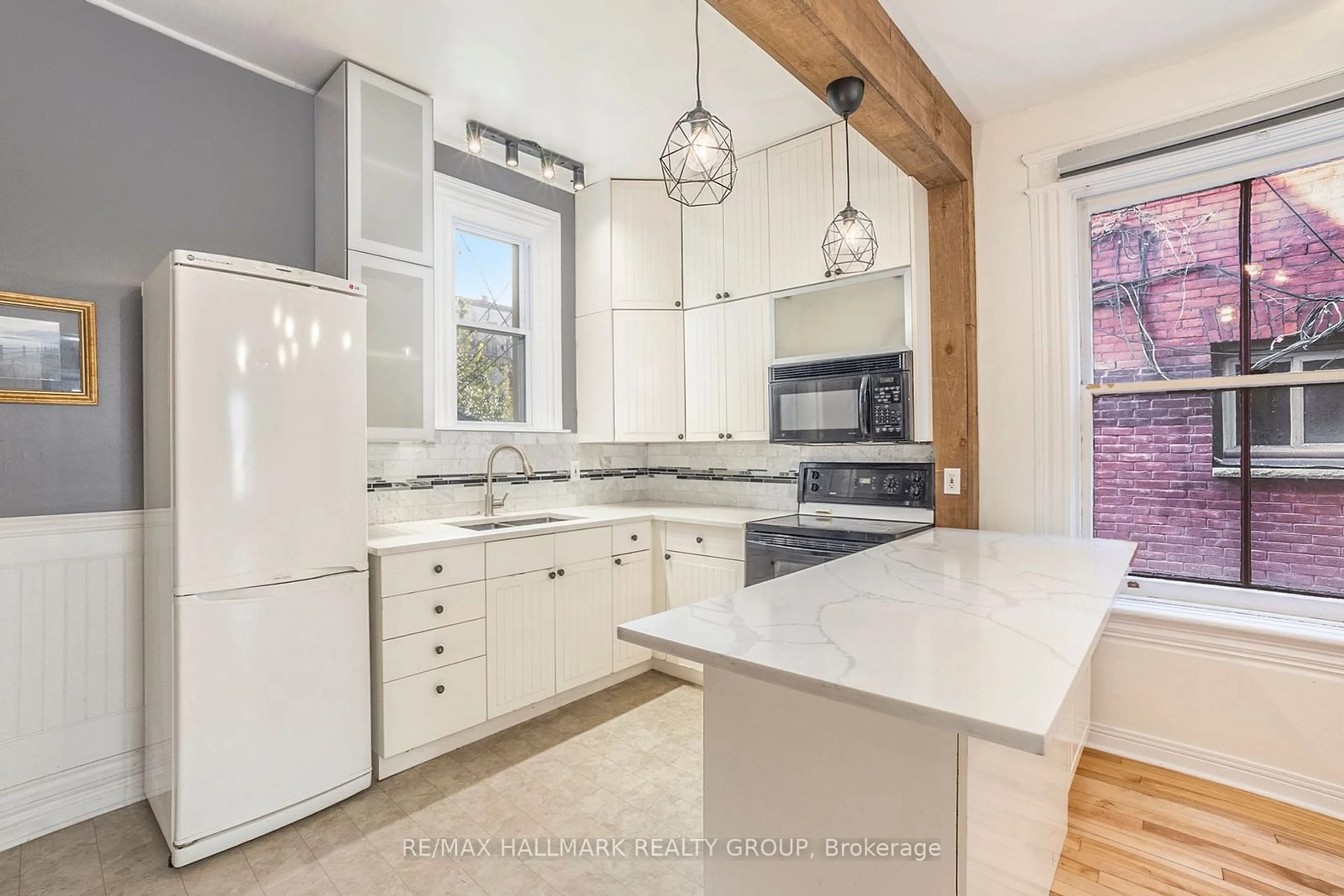 Open concept kitchen, unknown for 128 FLORA St, Ottawa Centre Ontario K1R 5R5