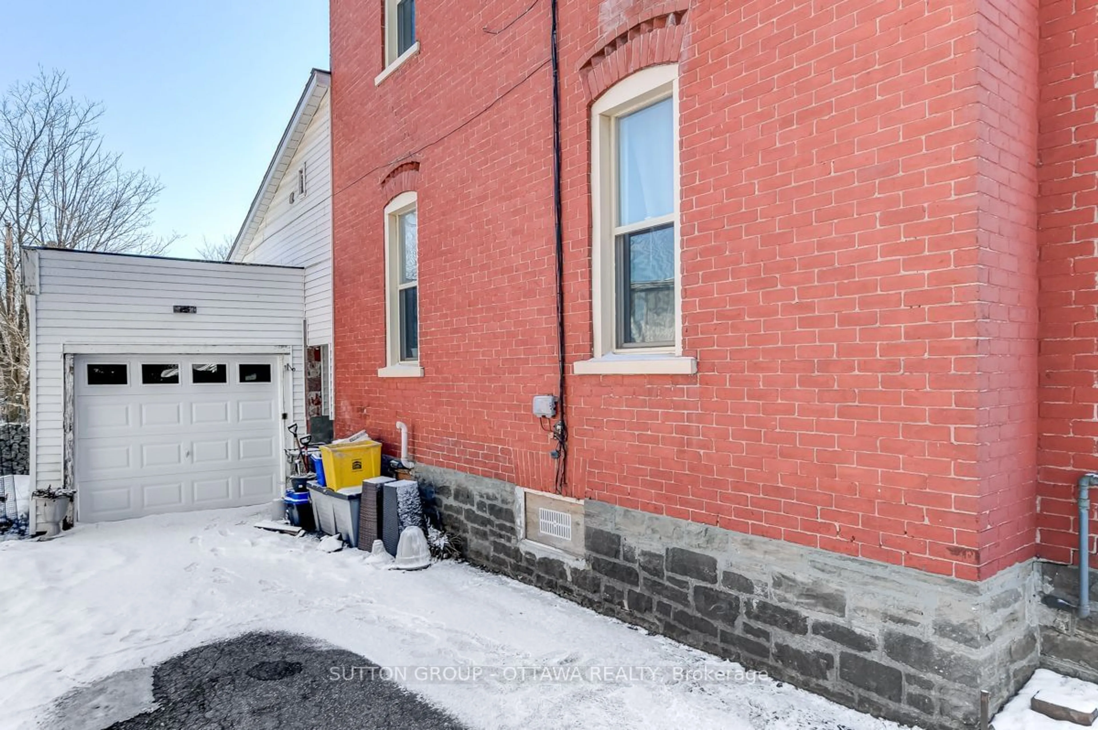 Home with brick exterior material, street for 117 Brockville St, Smiths Falls Ontario K7A 3Y7