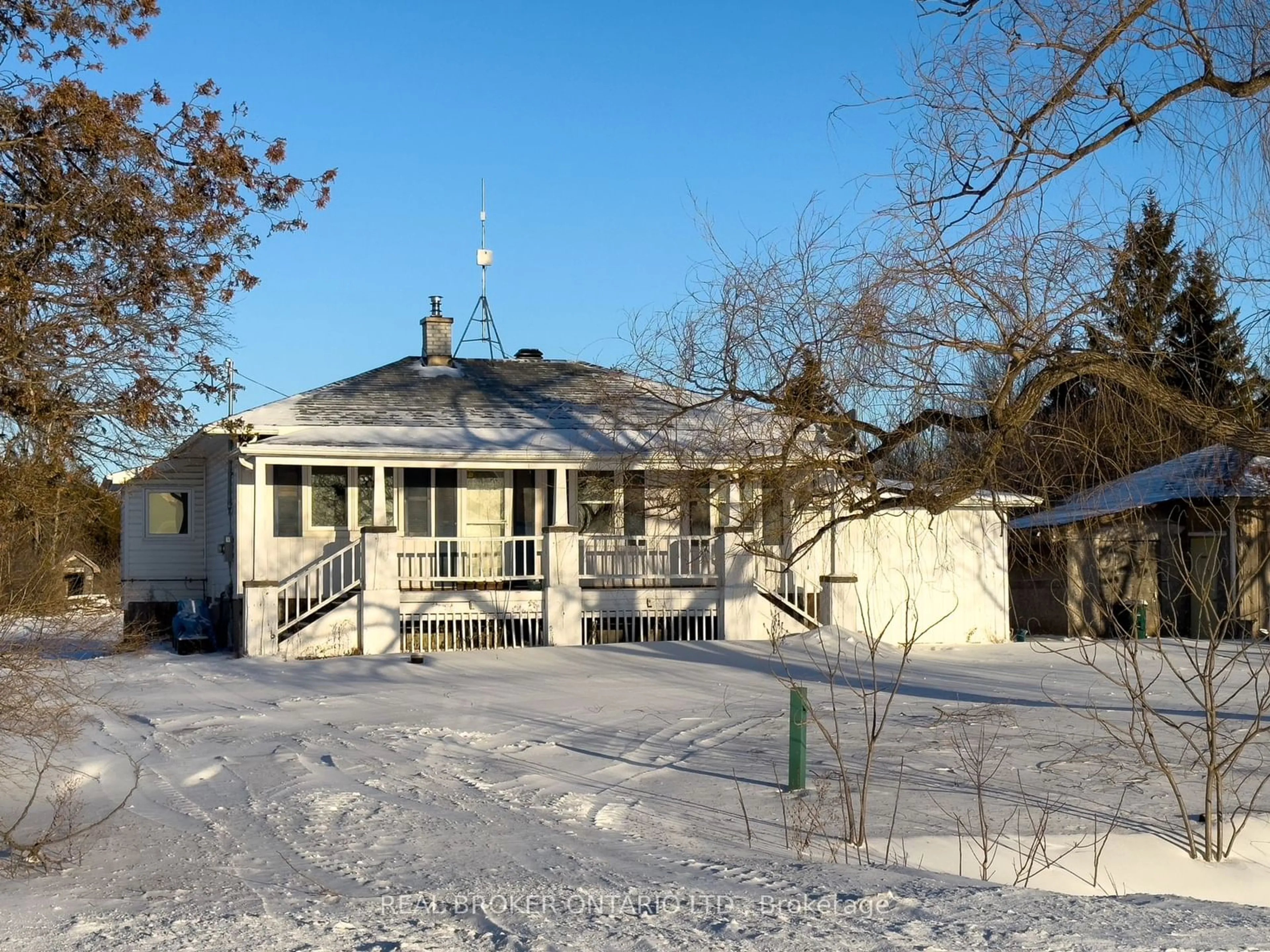 A pic from outside/outdoor area/front of a property/back of a property/a pic from drone, street for 7609 Flewellyn Rd, Stittsville - Munster - Richmond Ontario K2S 1B6