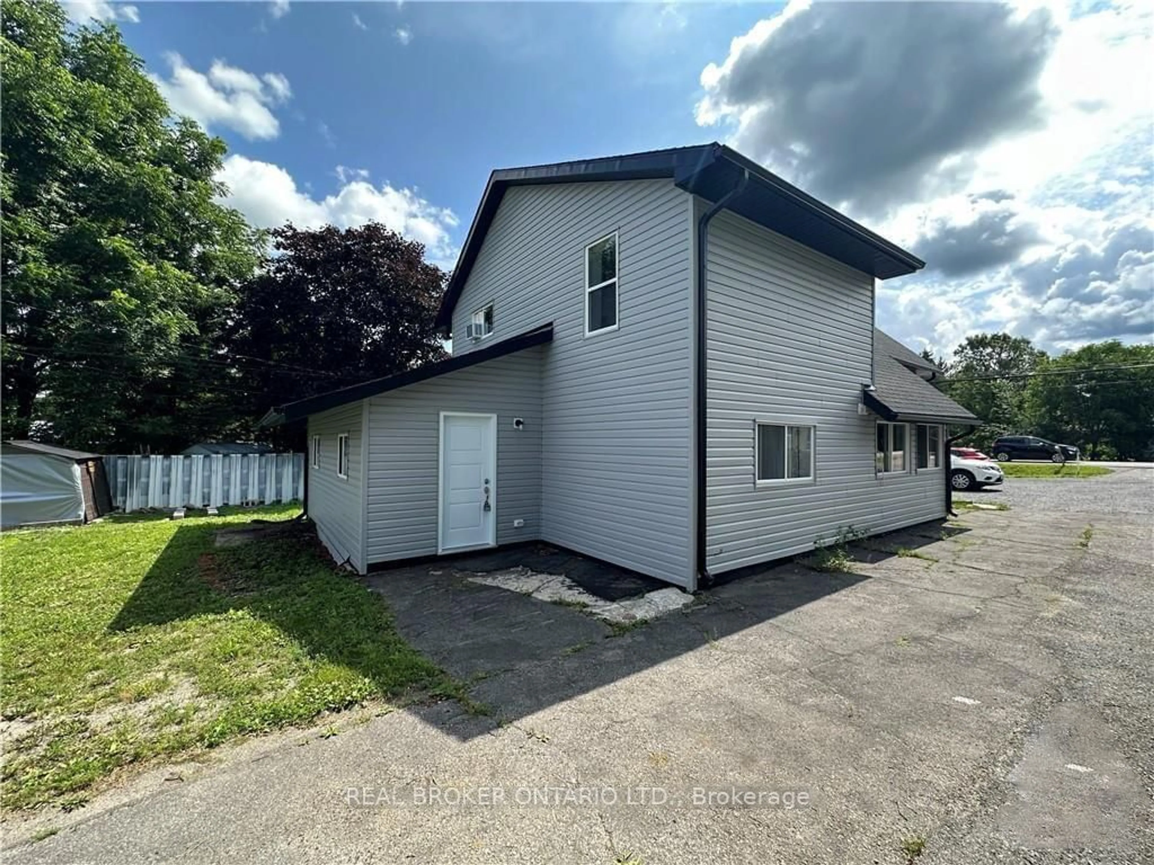 A pic from outside/outdoor area/front of a property/back of a property/a pic from drone, building for 7420 Roger Stevens Dr, Montague Ontario K7A 4S6