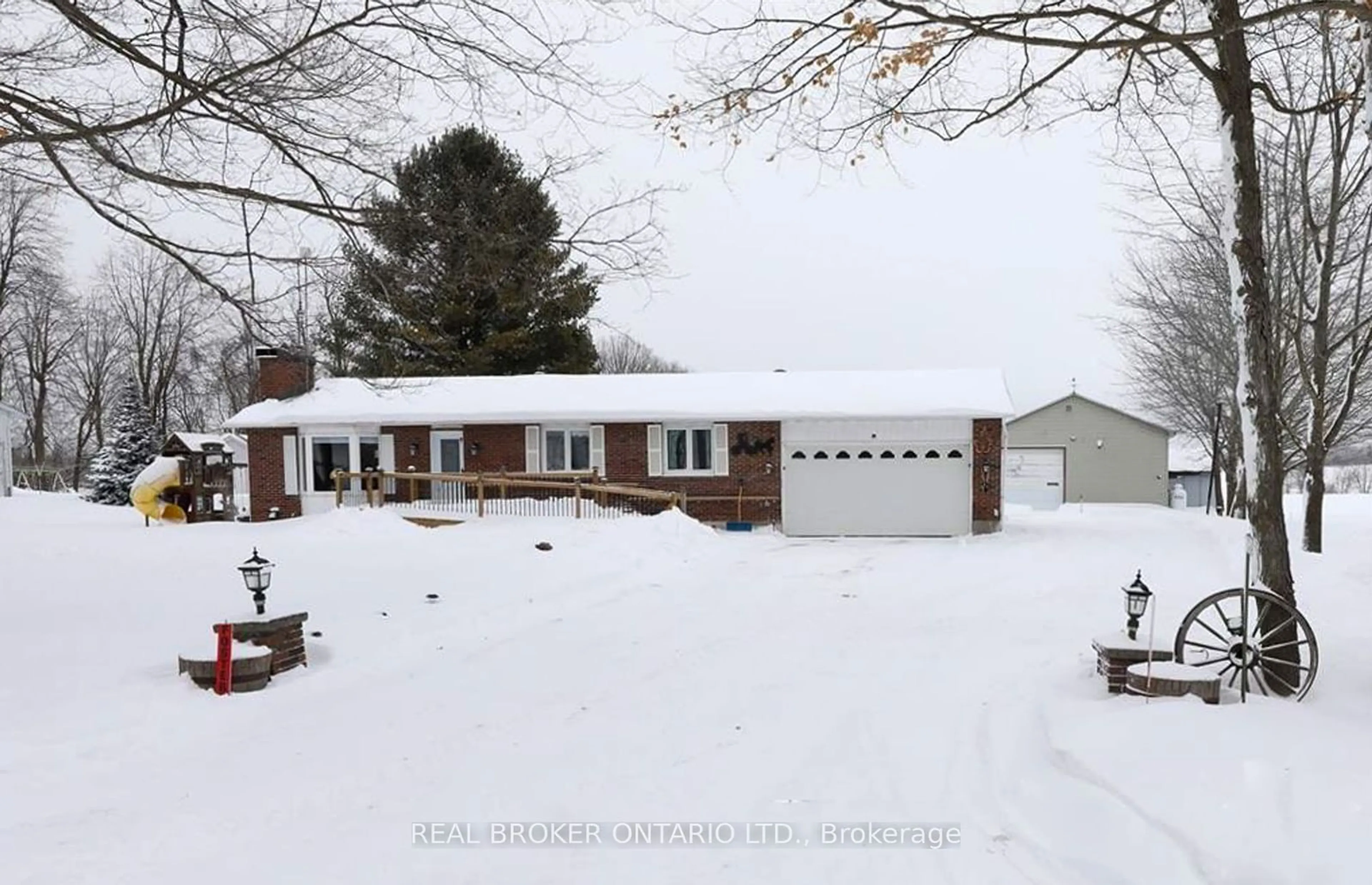 A pic from outside/outdoor area/front of a property/back of a property/a pic from drone, street for 5989 Third Line Rd, Manotick - Kars - Rideau Twp and Area Ontario K0A 2T0