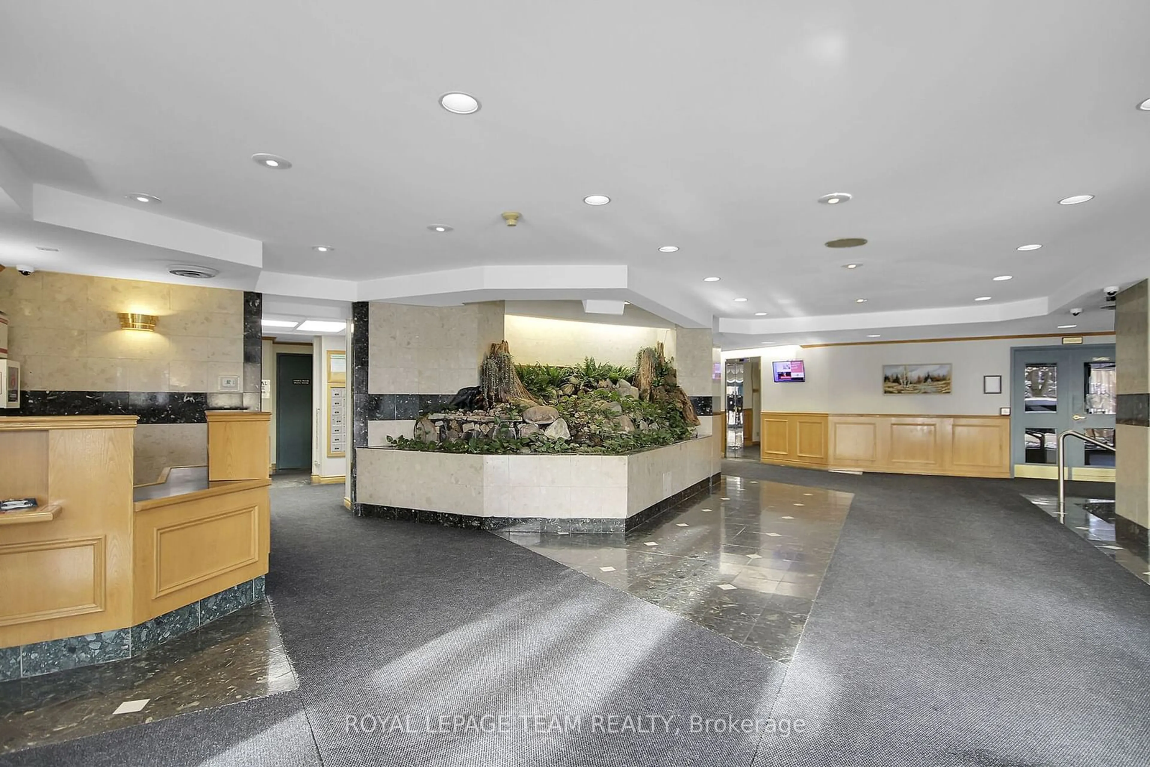 Lobby for 1025 Grenon Ave #404, Britannia Heights - Queensway Terrace N and Area Ontario K2B 8S5