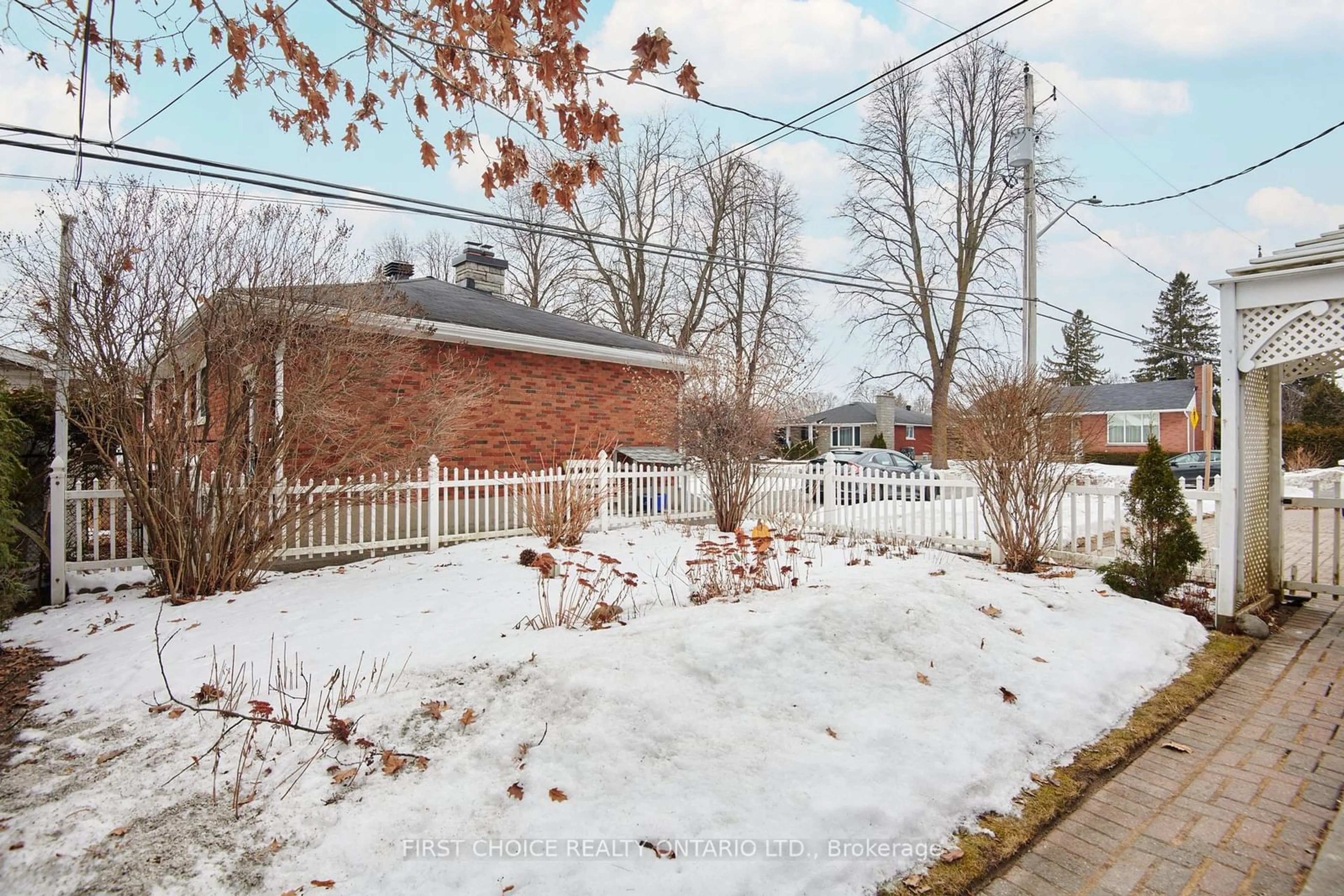 A pic from outside/outdoor area/front of a property/back of a property/a pic from drone, street for 2238 MIRAMICHI St, Ottawa Ontario K2C 0Y9