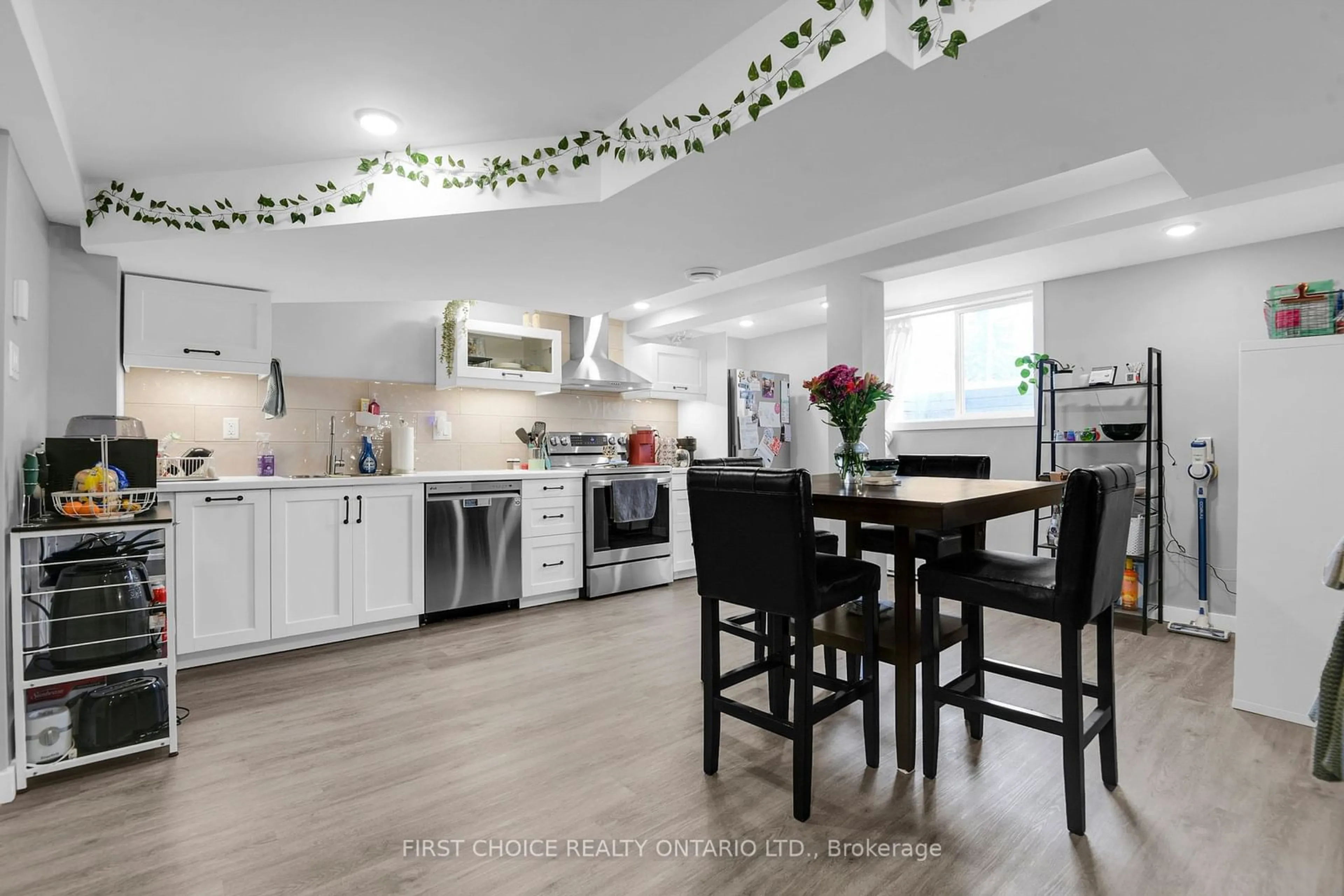 Open concept kitchen, unknown for 2238 MIRAMICHI St, Parkway Park - Queensway Terrace S and Area Ontario K2C 0Y9