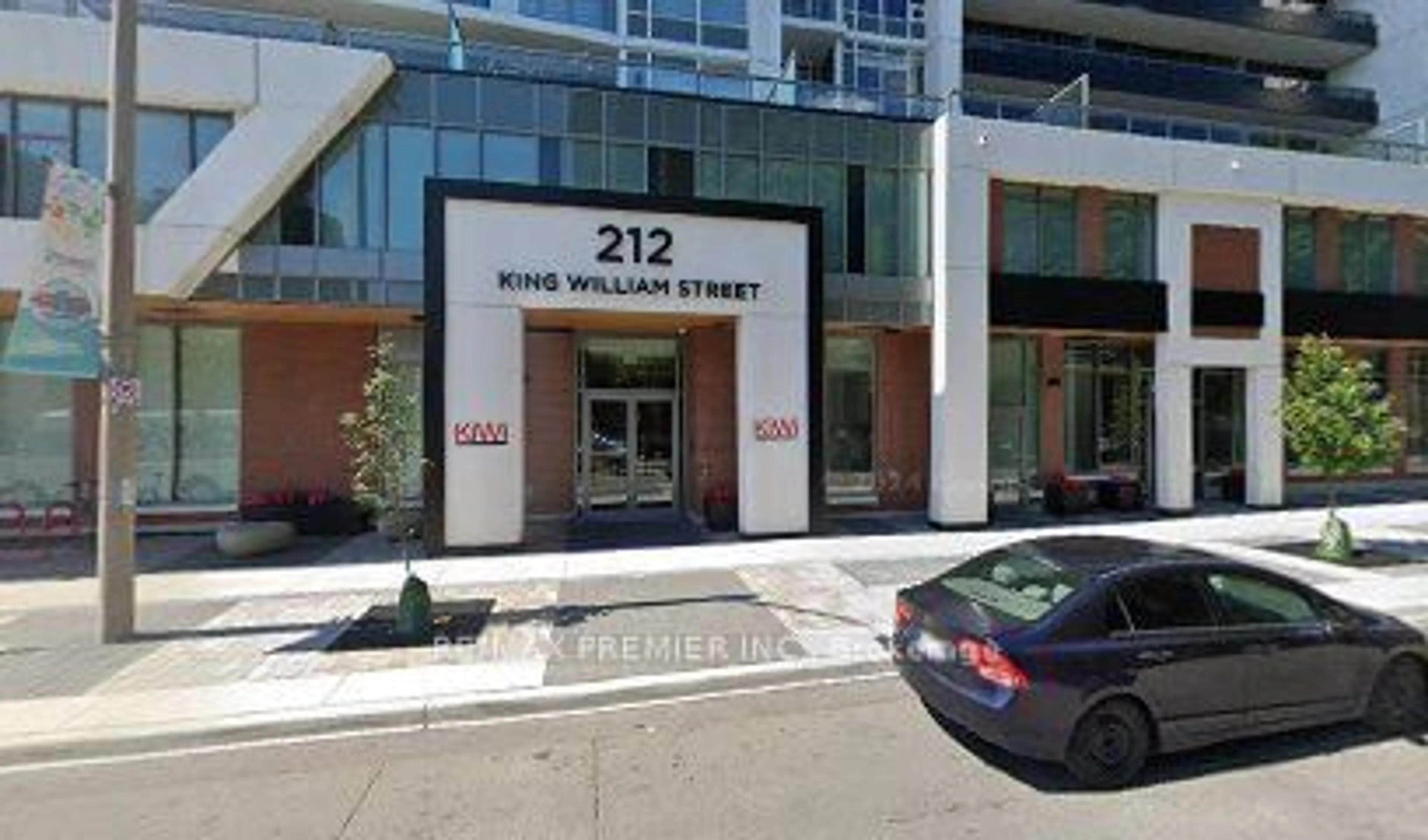 Indoor foyer for 212 King William St #914, Hamilton Ontario L6R 3N9