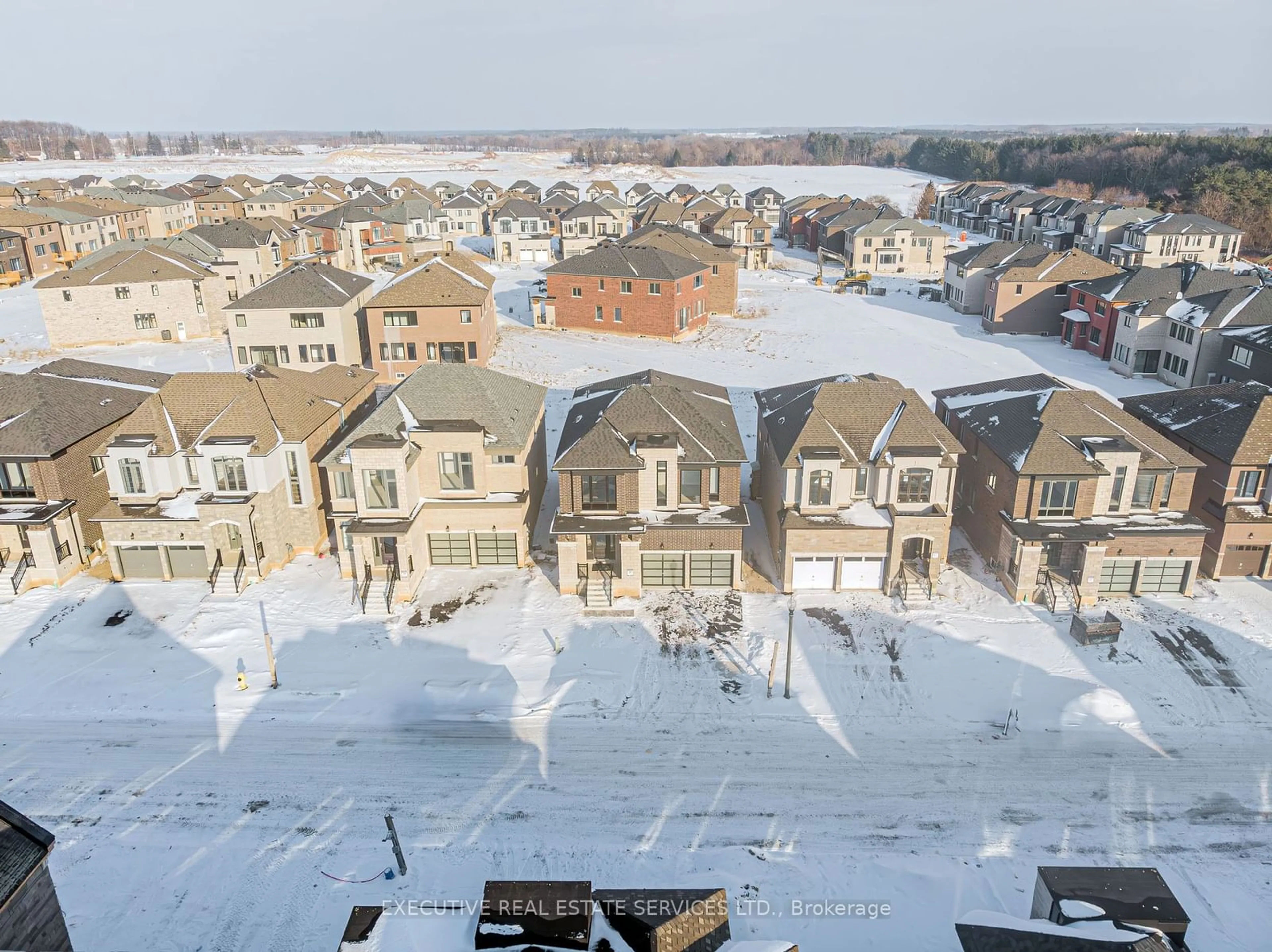 A pic from outside/outdoor area/front of a property/back of a property/a pic from drone, city buildings view from balcony for 212 HARWOOD Ave, Woodstock Ontario N4T 0P2