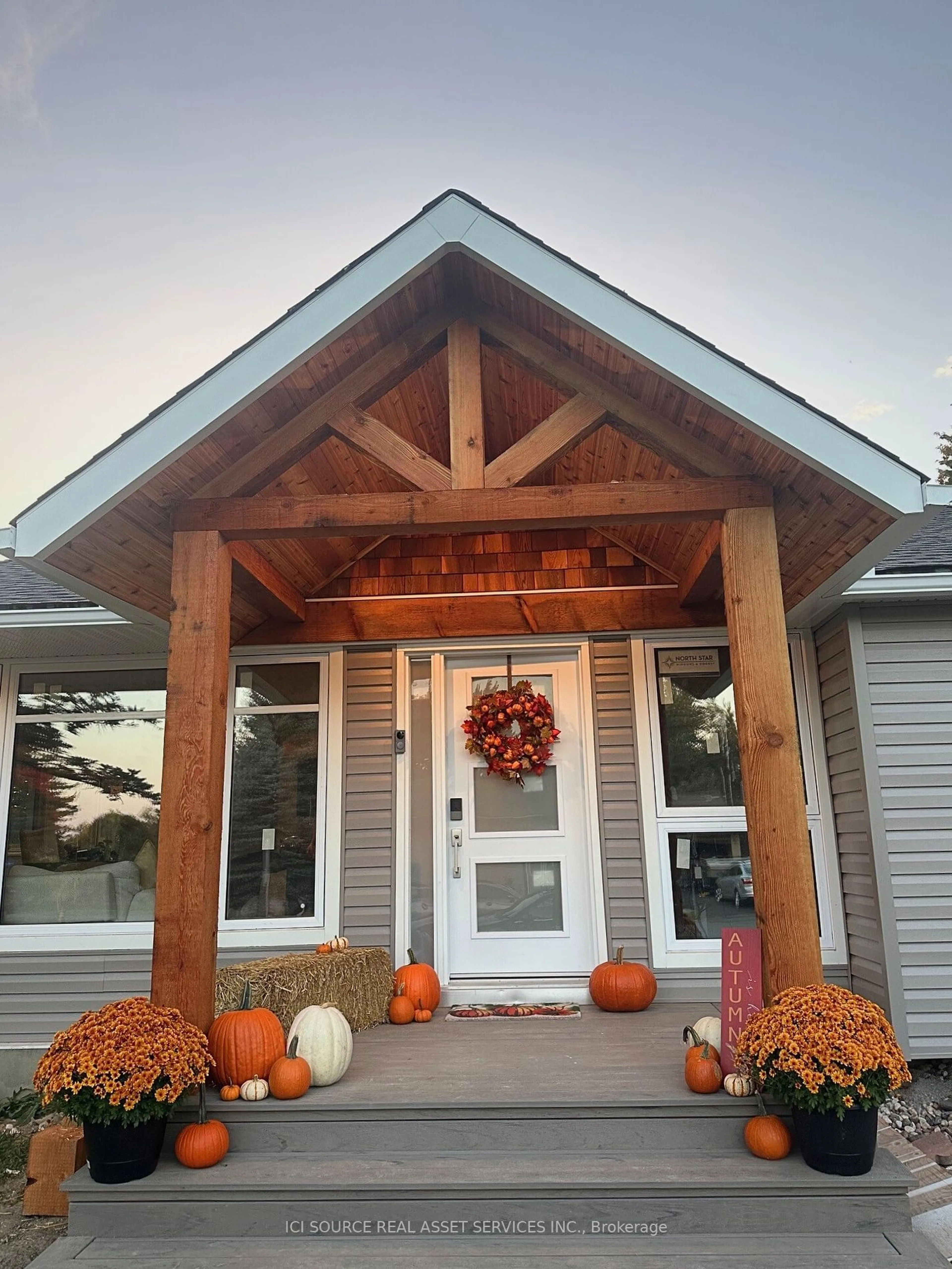 Indoor entryway for 1125 Claire Pl, Manotick - Kars - Rideau Twp and Area Ontario K4M 1E6