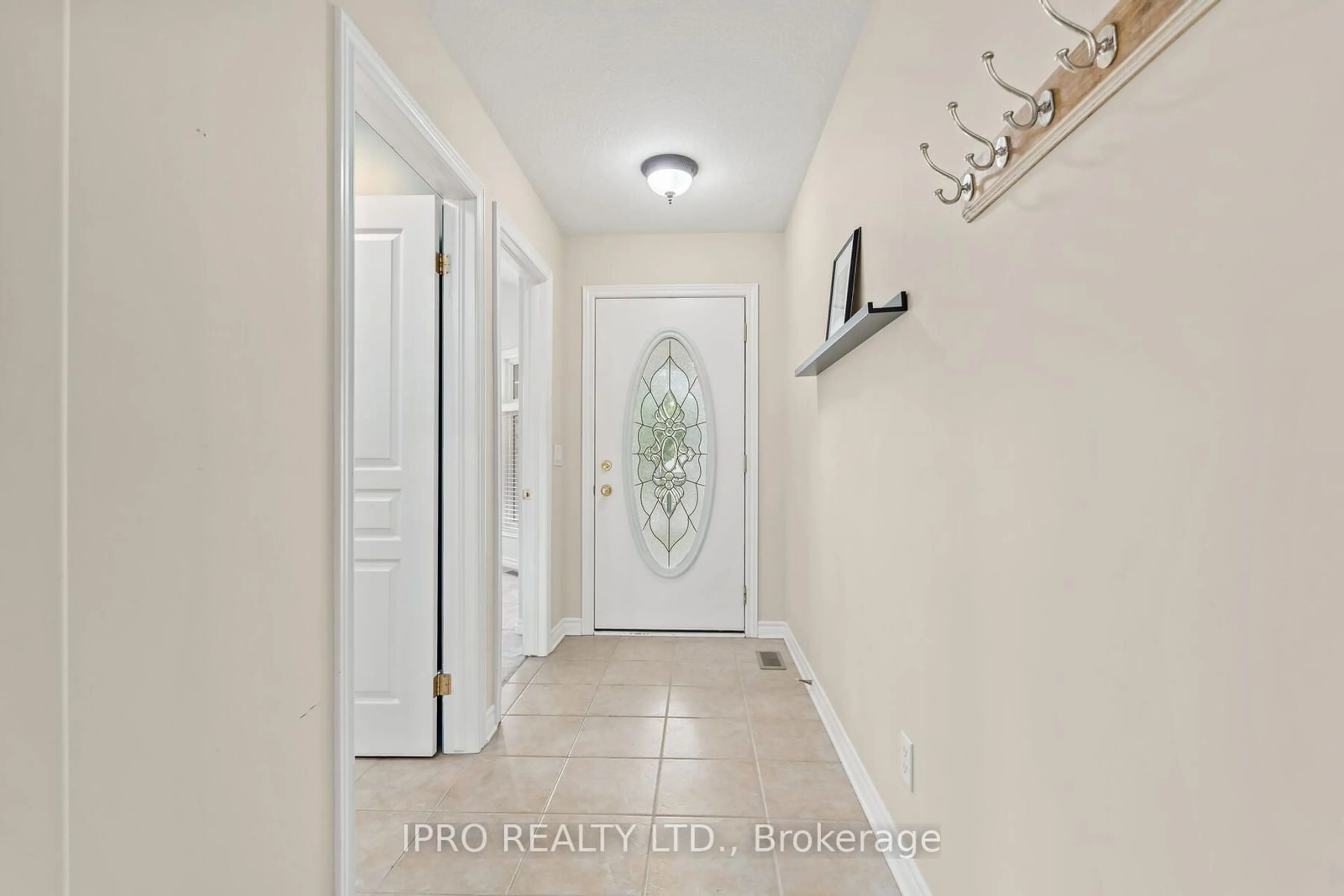 Indoor entryway for 21 Loretta Dr #12, Niagara-on-the-Lake Ontario L0S 1T0