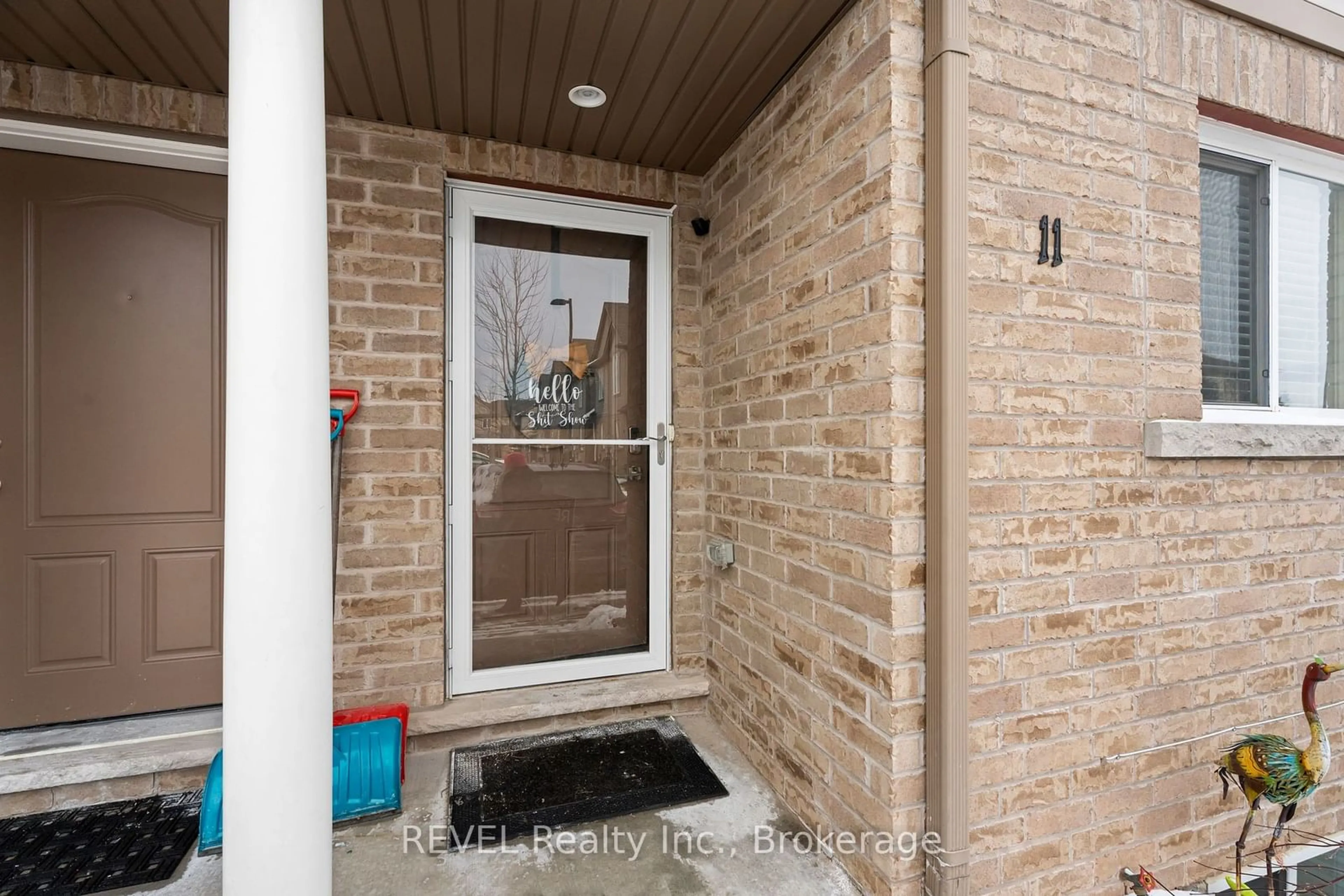 Indoor entryway for 6118 Kelsey Cres #11, Niagara Falls Ontario L2H 0M6