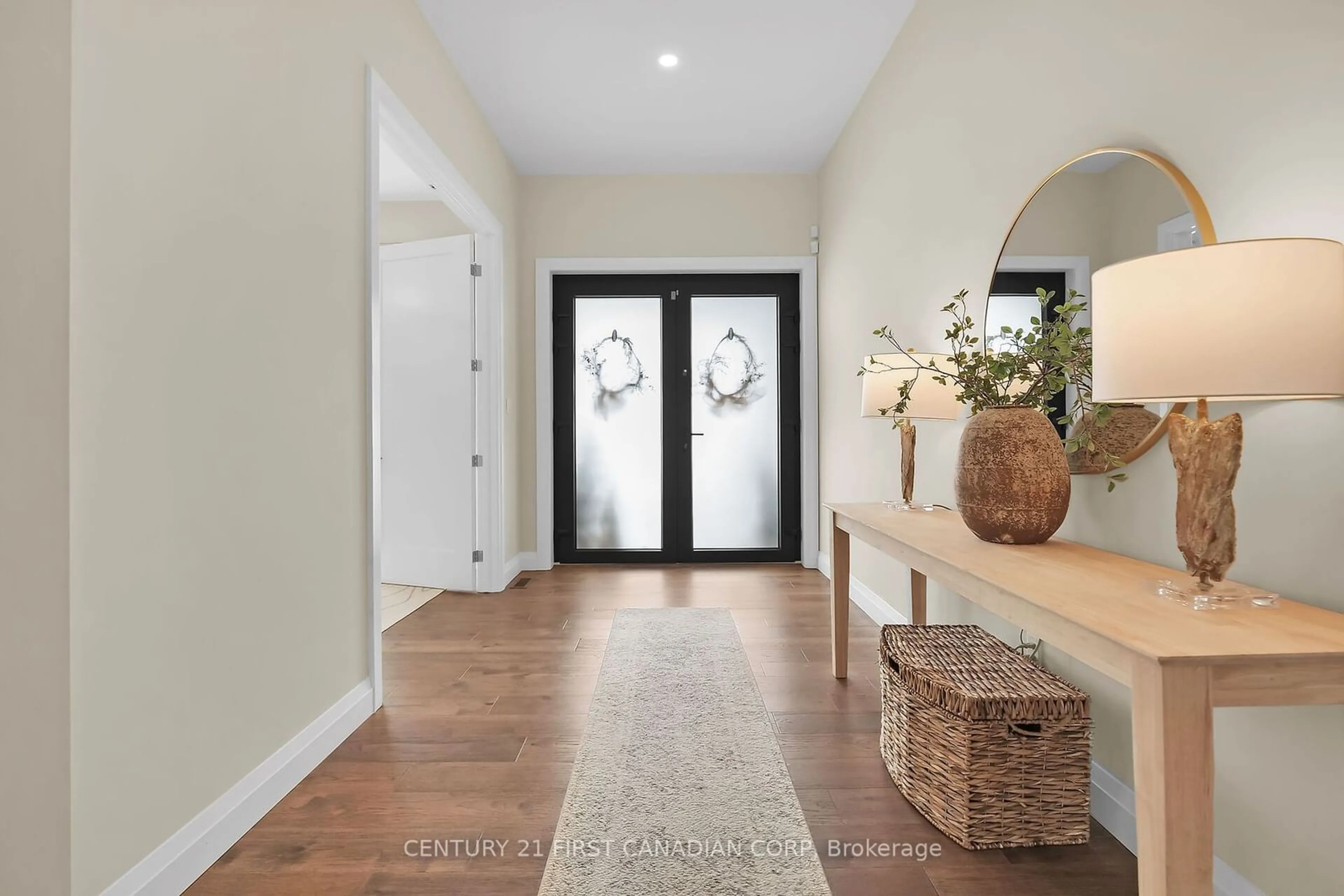 Indoor entryway for 3520 Grand Oak Crossing, London Ontario N6P 0G7