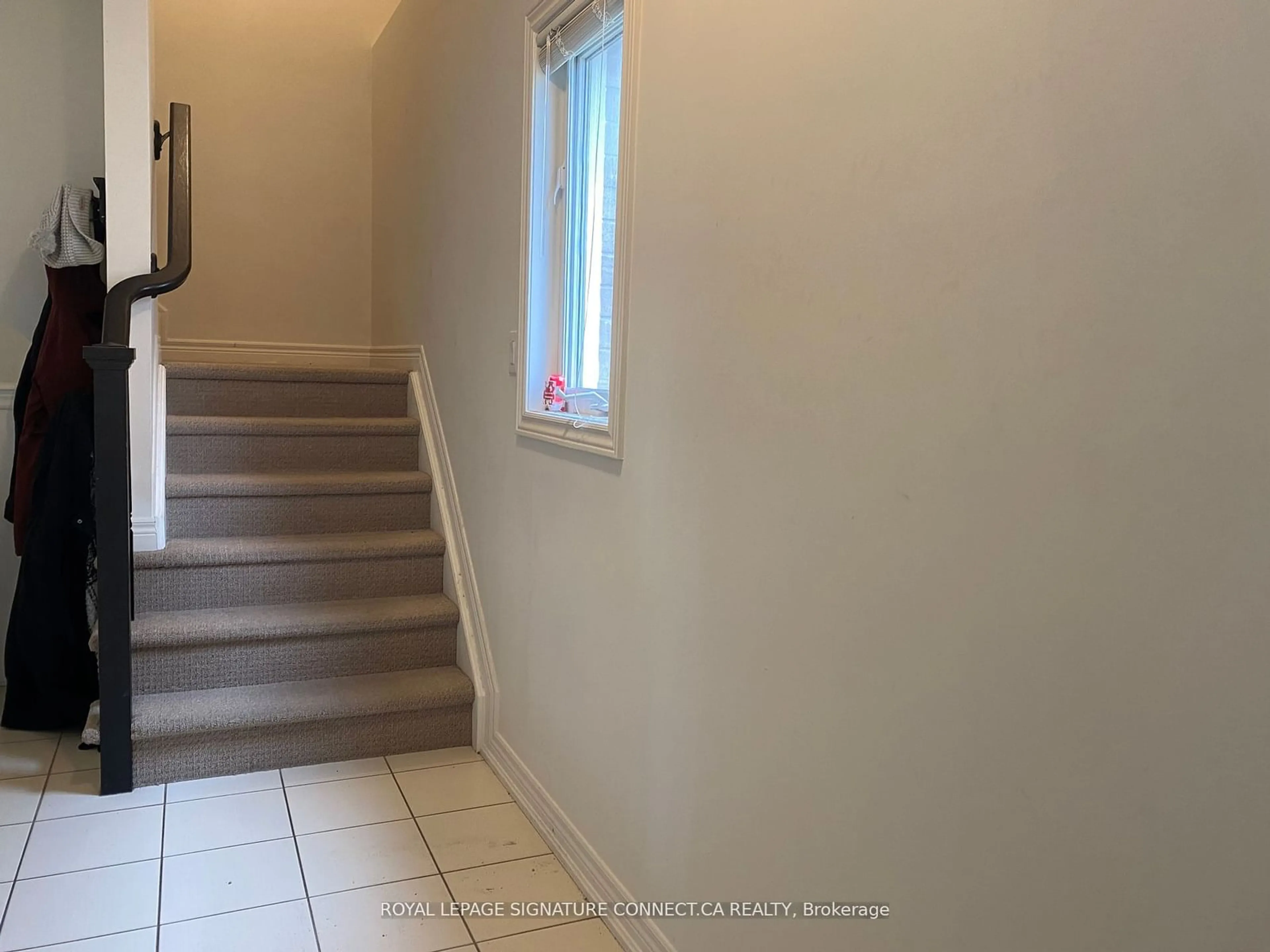 Stairs for 175 Winterberry Blvd, Thorold Ontario L2V 0A6