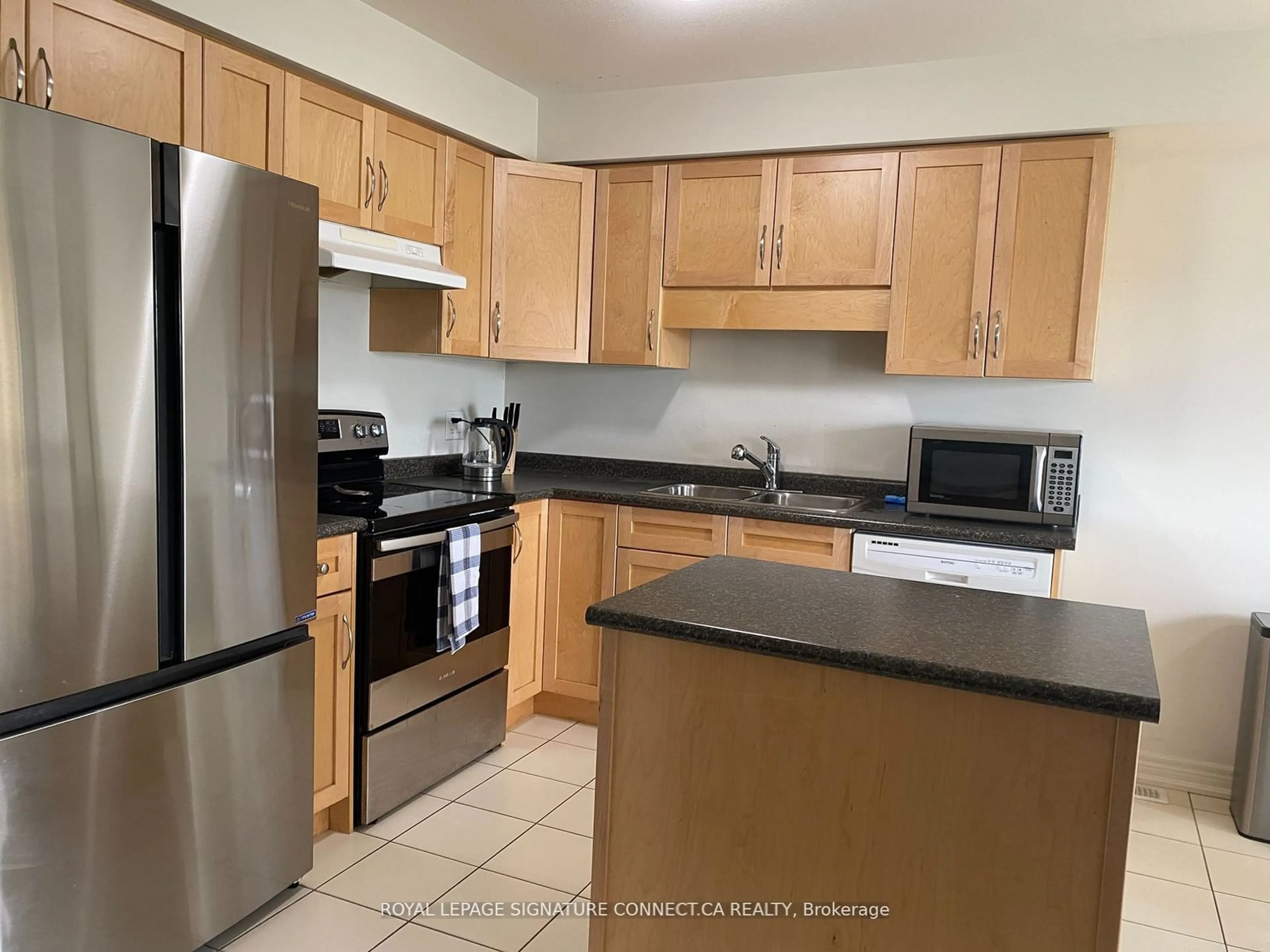 Standard kitchen, unknown for 175 Winterberry Blvd, Thorold Ontario L2V 0A6