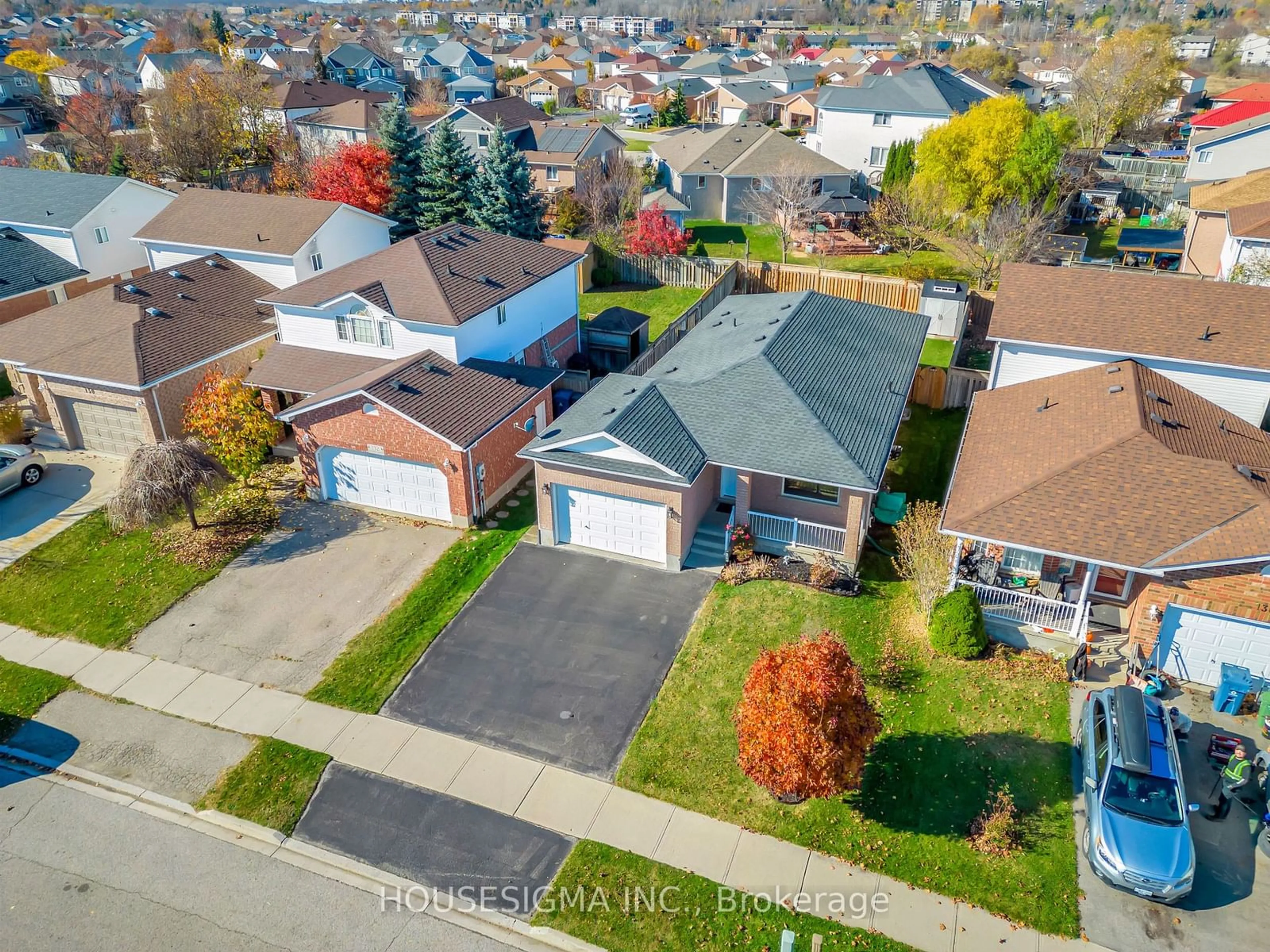 A pic from outside/outdoor area/front of a property/back of a property/a pic from drone, street for 134 Deerpath Dr, Guelph Ontario N1K 1W9