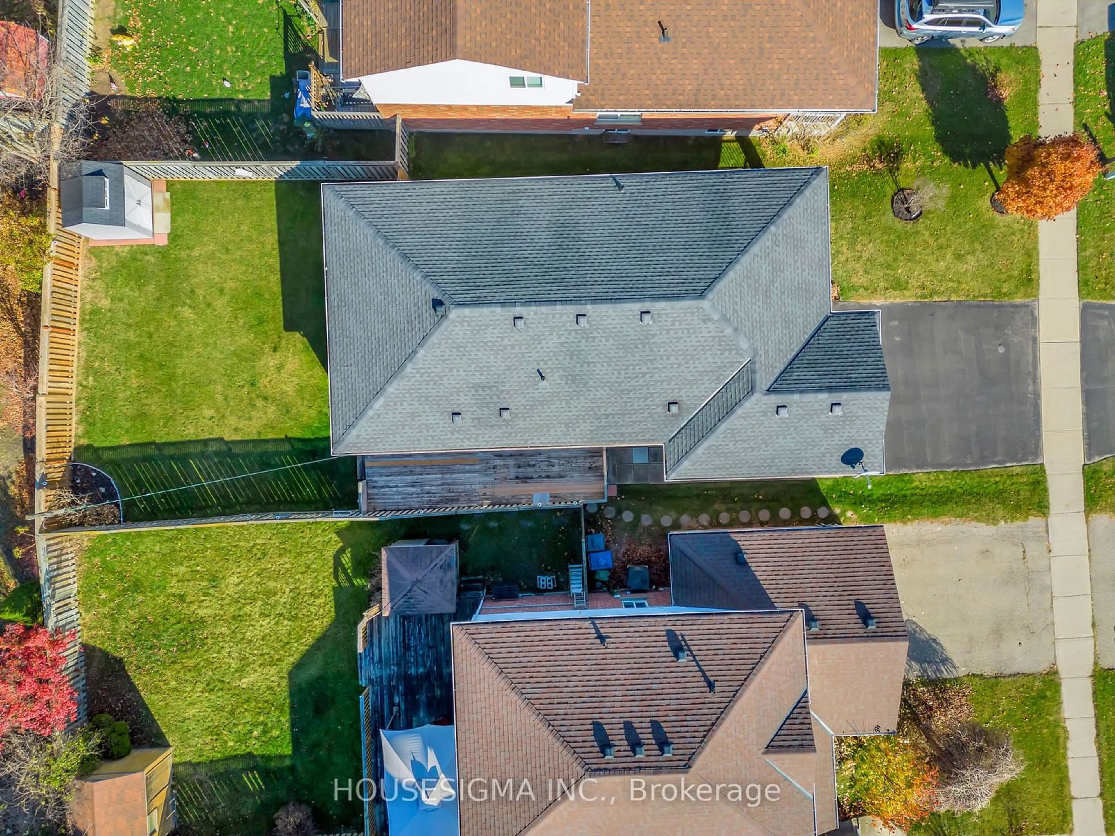 A pic from outside/outdoor area/front of a property/back of a property/a pic from drone, city buildings view from balcony for 134 Deerpath Dr, Guelph Ontario N1K 1W9