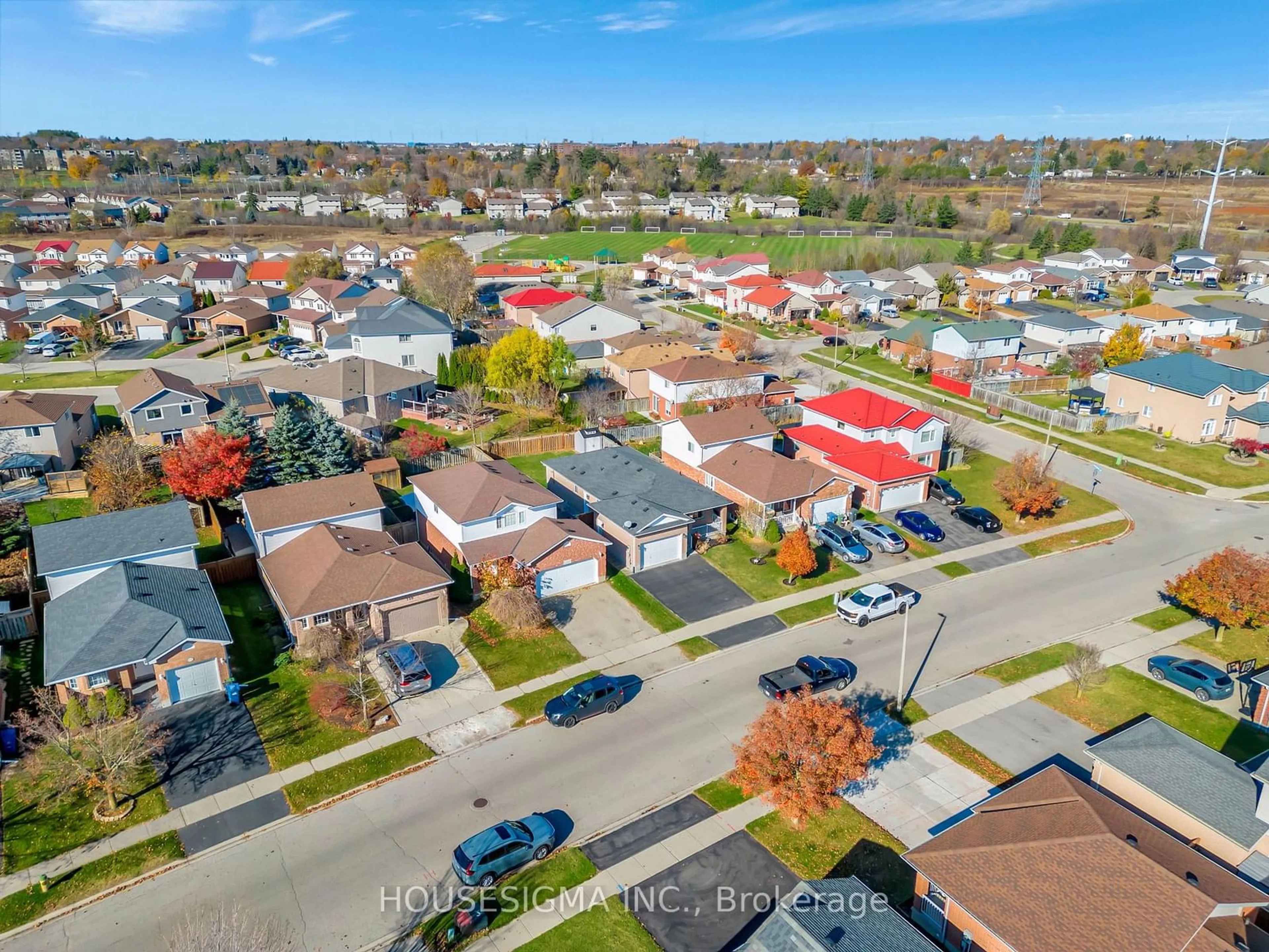 A pic from outside/outdoor area/front of a property/back of a property/a pic from drone, street for 134 Deerpath Dr, Guelph Ontario N1K 1W9