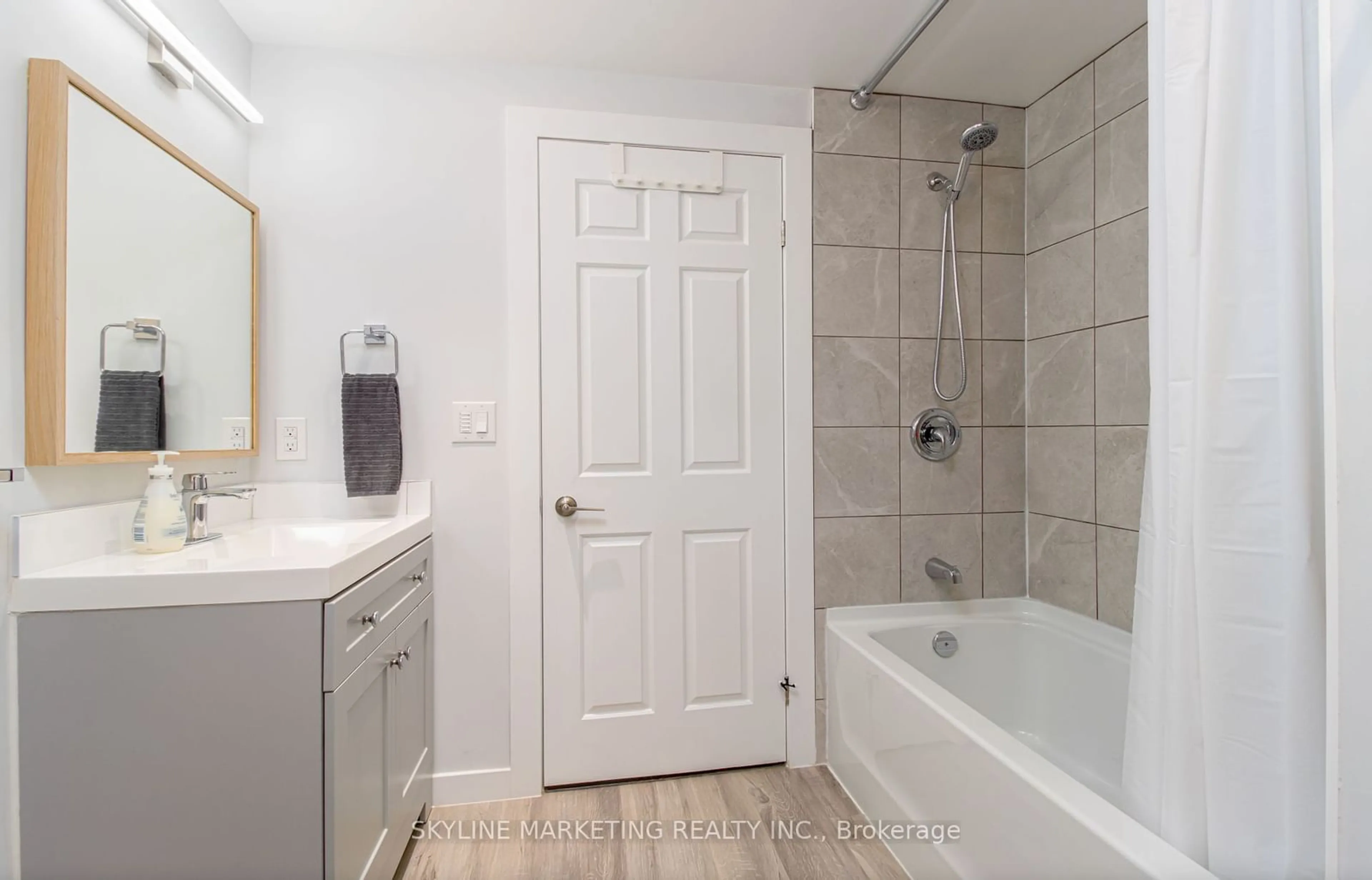 Standard bathroom, ceramic/tile floor for 1648 OLD HIGHWAY 2, Quinte West Ontario K8N 4Z2