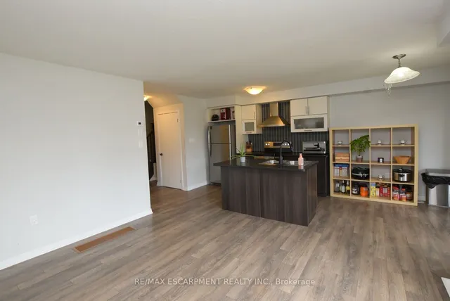 Additional property image - 50 Sherway Dr