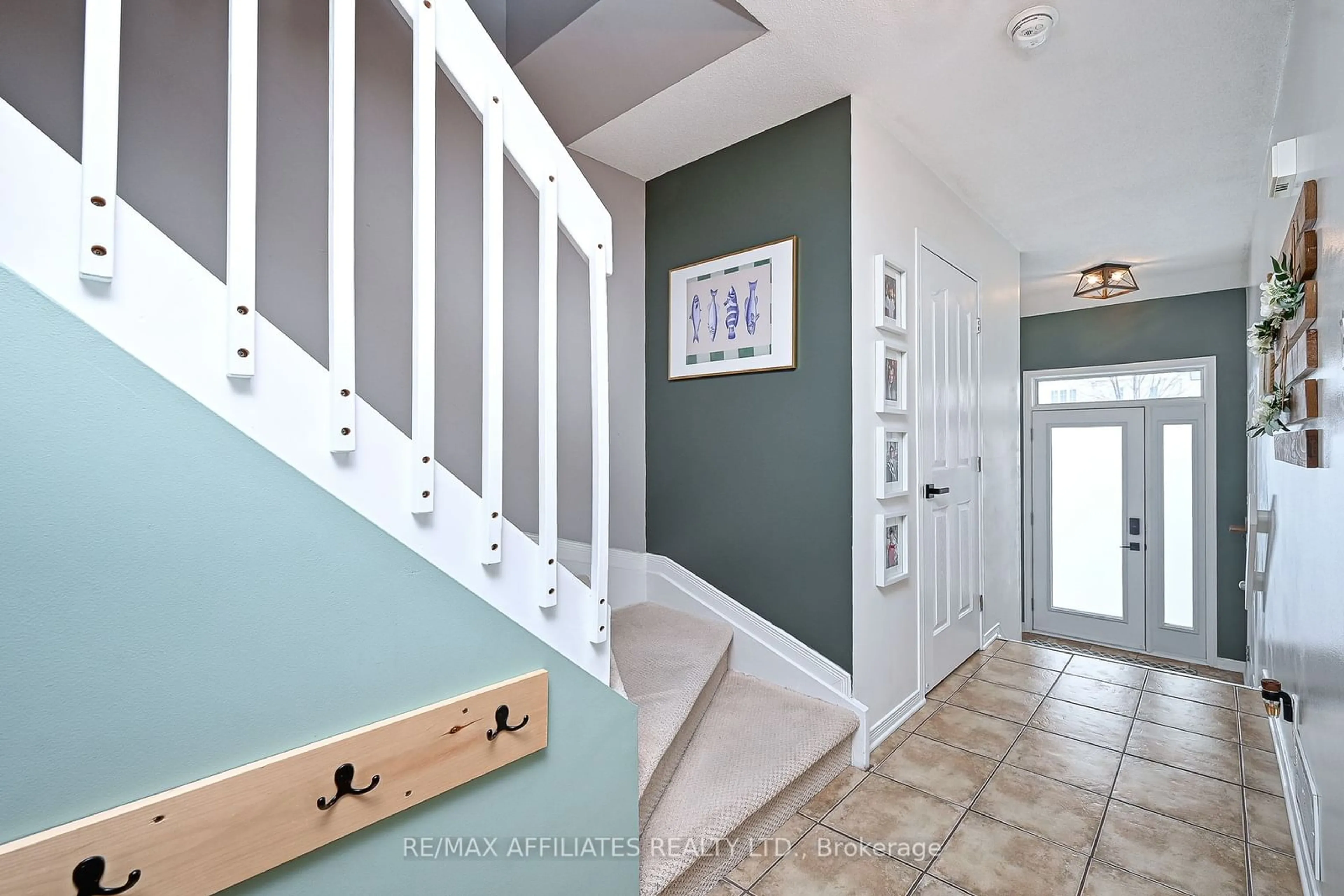 Indoor entryway for 2588 Raymond St, Clarence-Rockland Ontario K4K 0B6