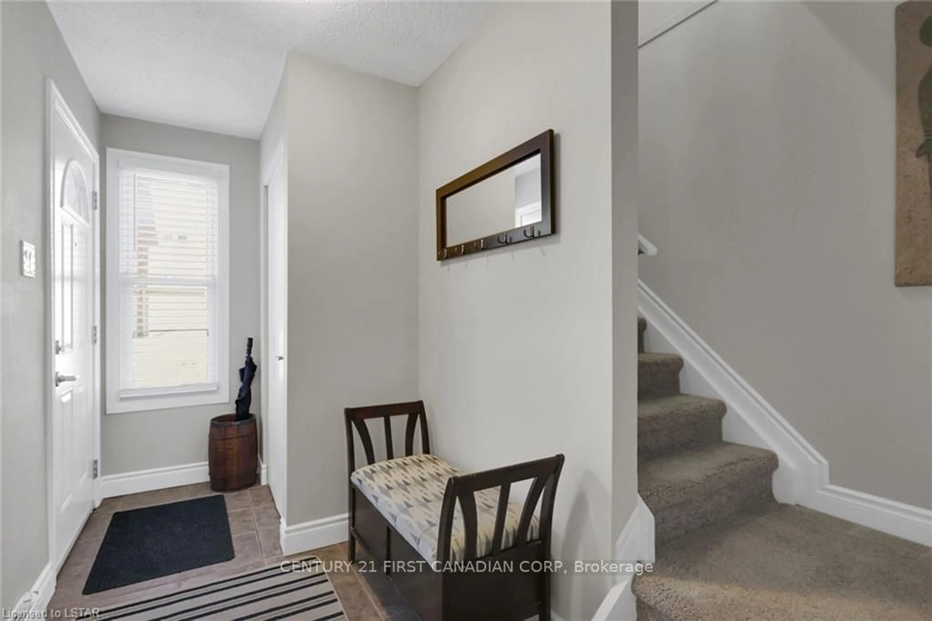 Indoor entryway for 1855 Alderbrook Rd #34, London Ontario N6G 4R5