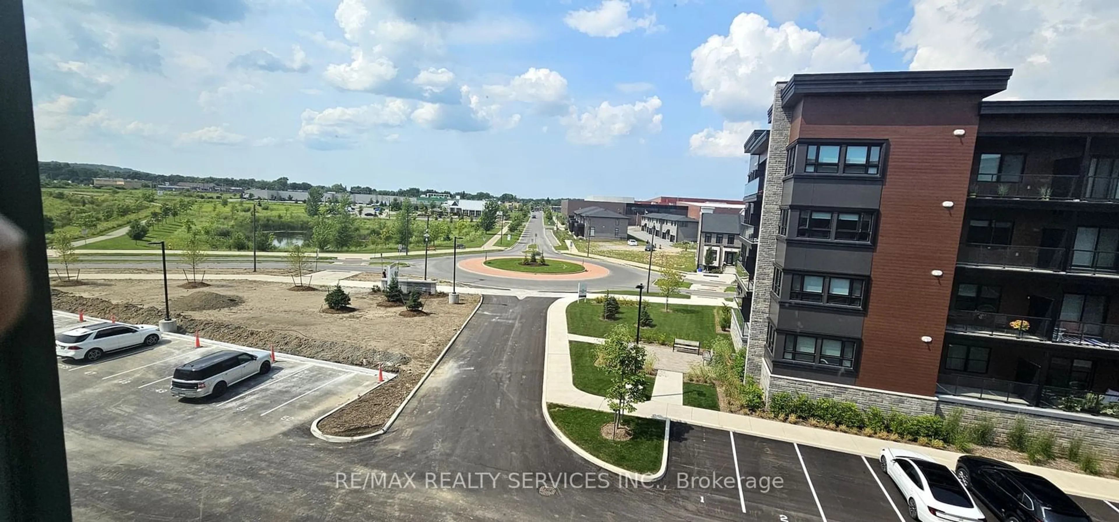 A pic from outside/outdoor area/front of a property/back of a property/a pic from drone, unknown for 118 Summerside Blvd #300, Pelham Ontario L0S 1E1