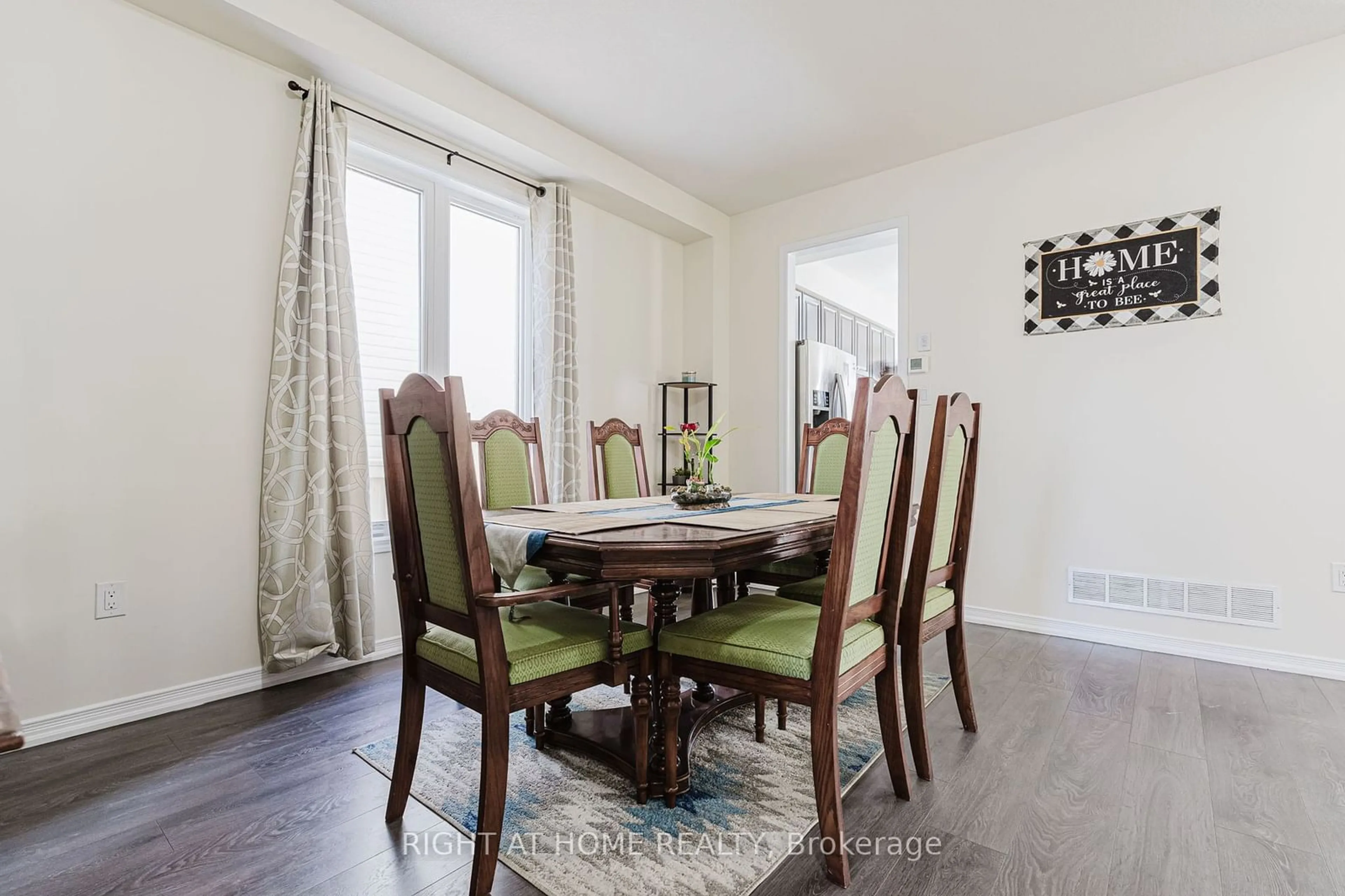 Dining room, wood/laminate floor for 46 Sinden Rd, Brantford Ontario N3T 0P8