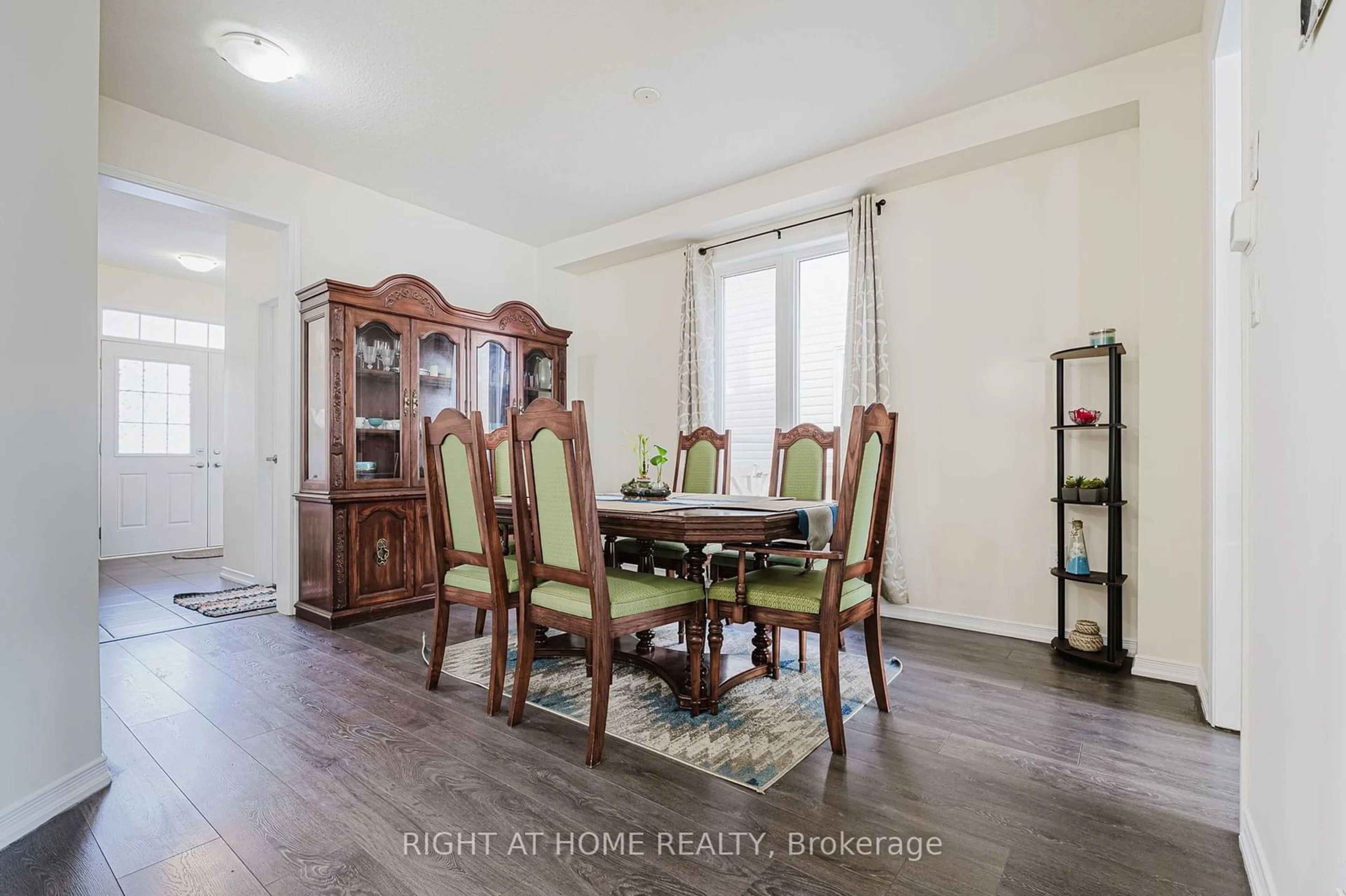 Dining room, wood/laminate floor for 46 Sinden Rd, Brantford Ontario N3T 0P8