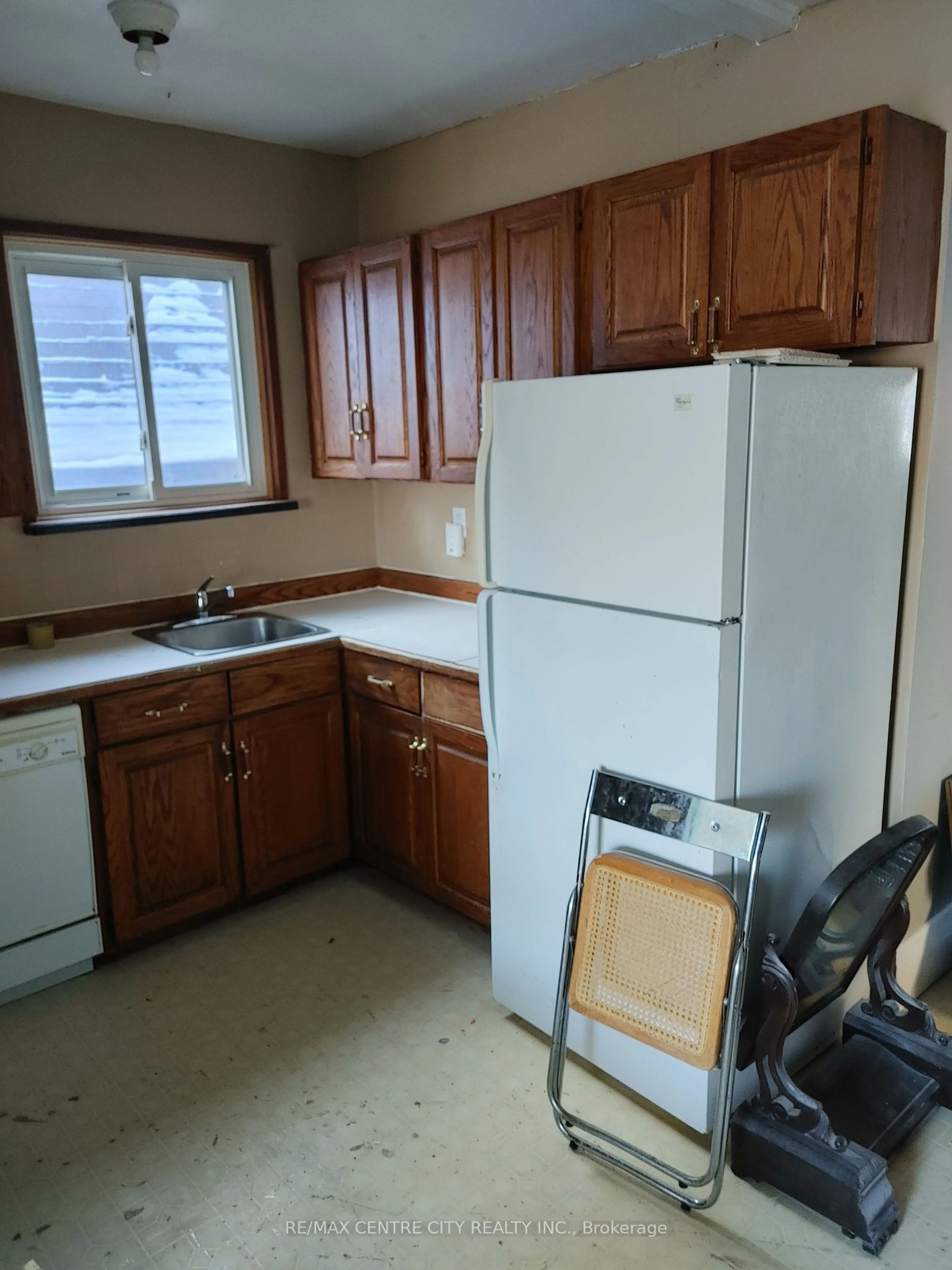 Standard kitchen, unknown for 781 Dufferin Ave, London Ontario N5W 3J9