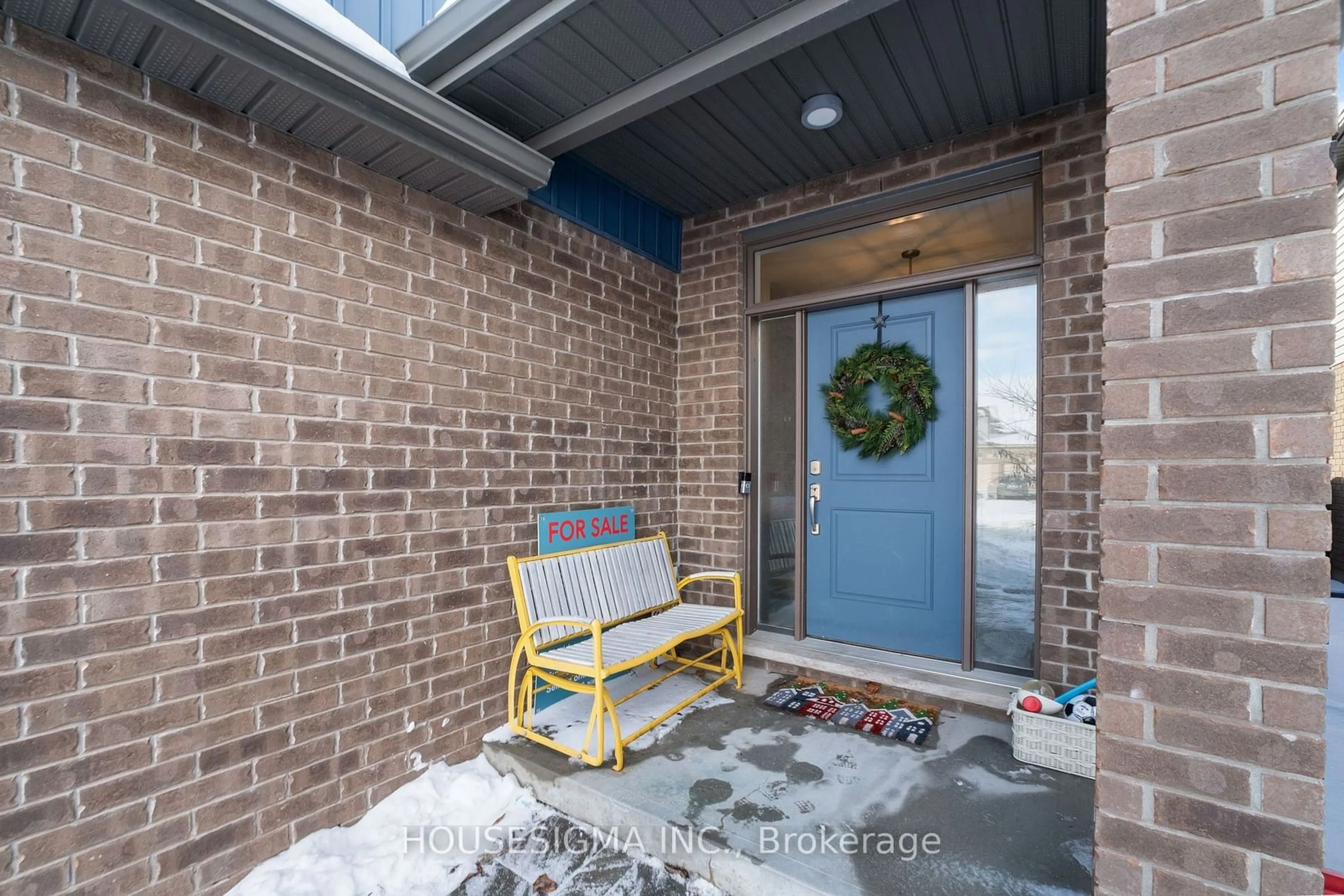 Indoor entryway for 510 Tansbury St, London Ontario N6G 0J6