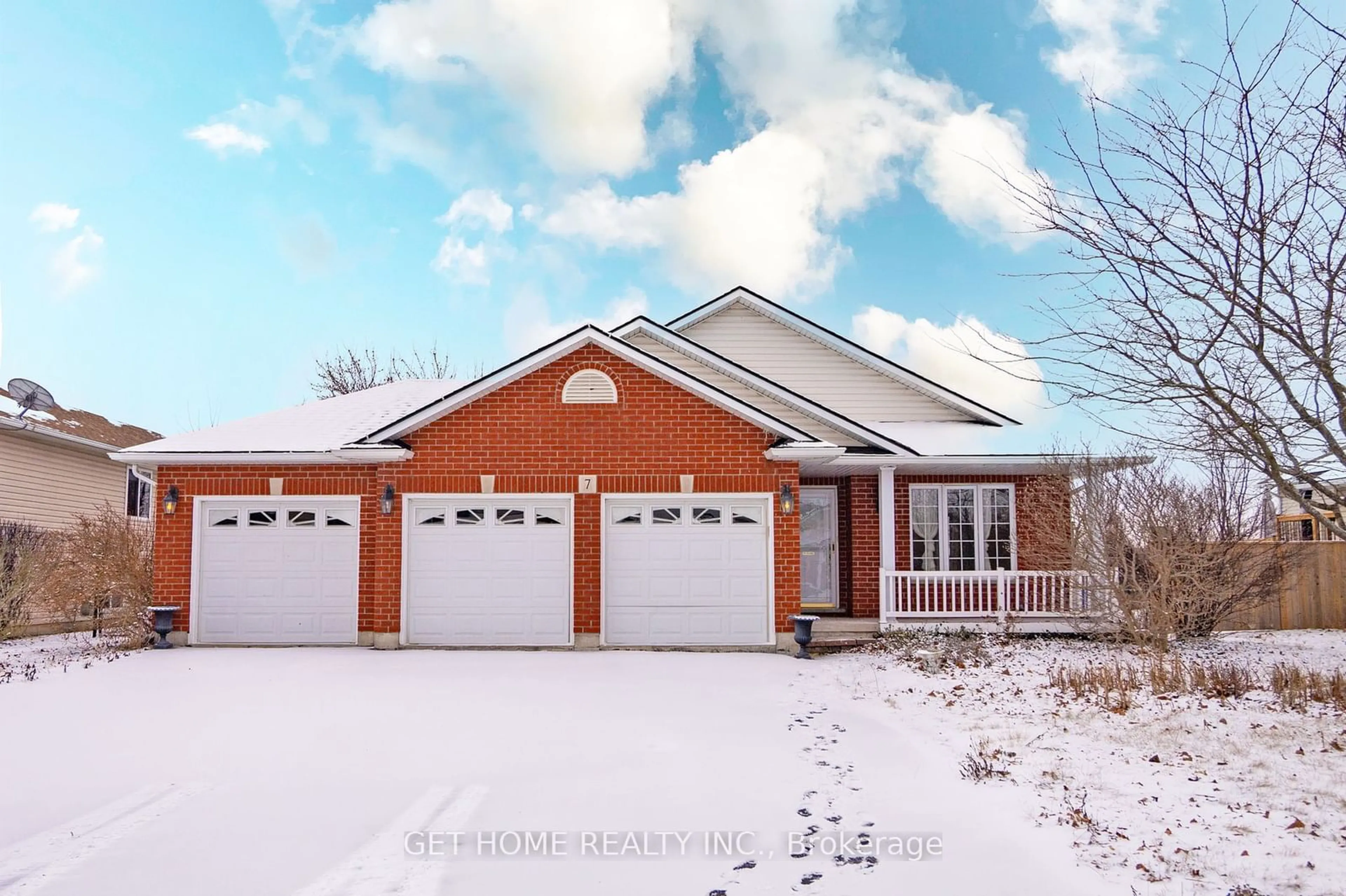 Home with brick exterior material, street for 7 DONNA Dr, Haldimand Ontario N0A 1H0