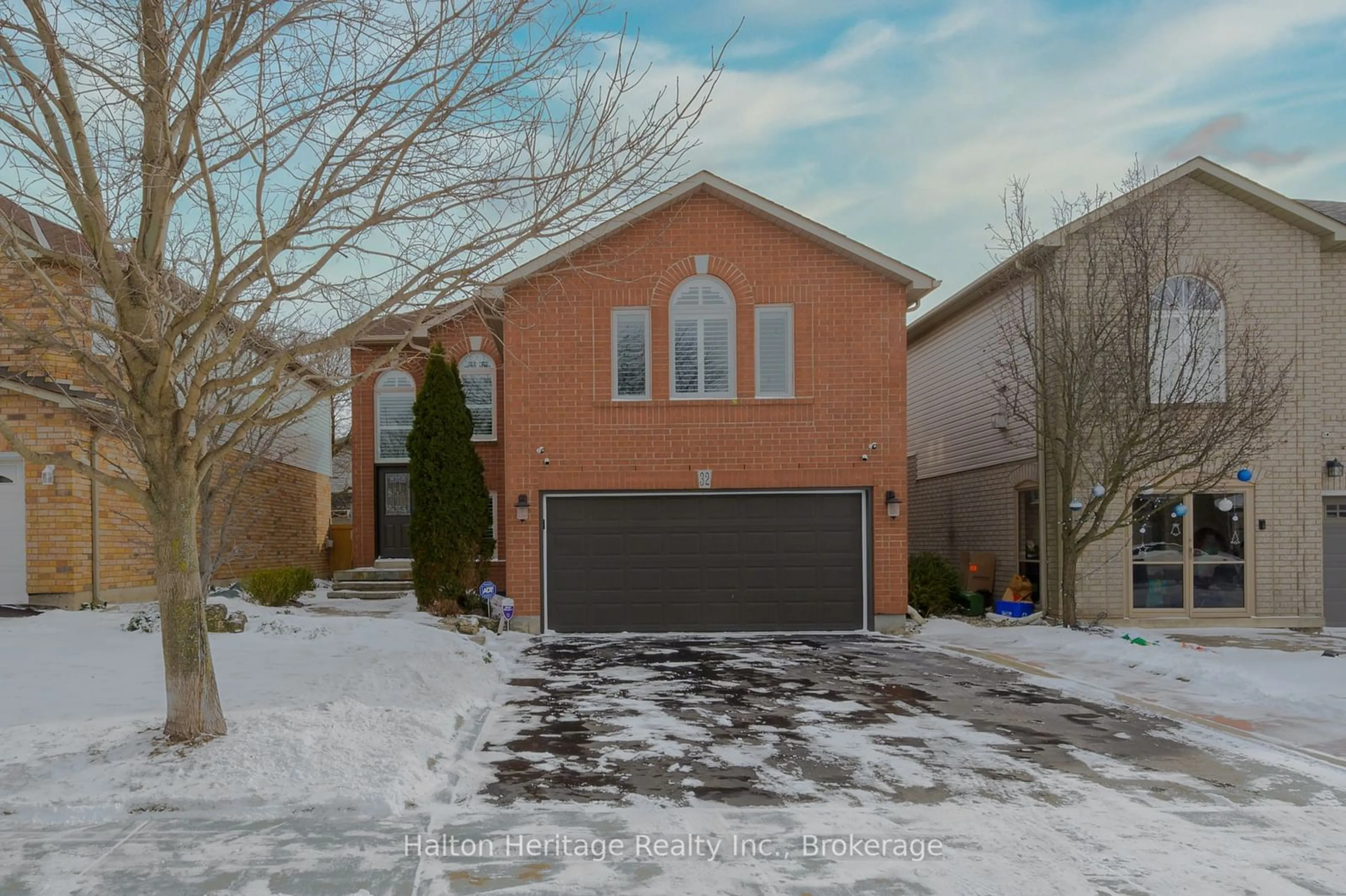 Unknown for 32 Waterwheel Cres, Hamilton Ontario L9H 7B8