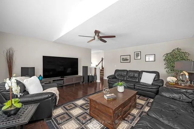 Additional property image - 32 Waterwheel Cres