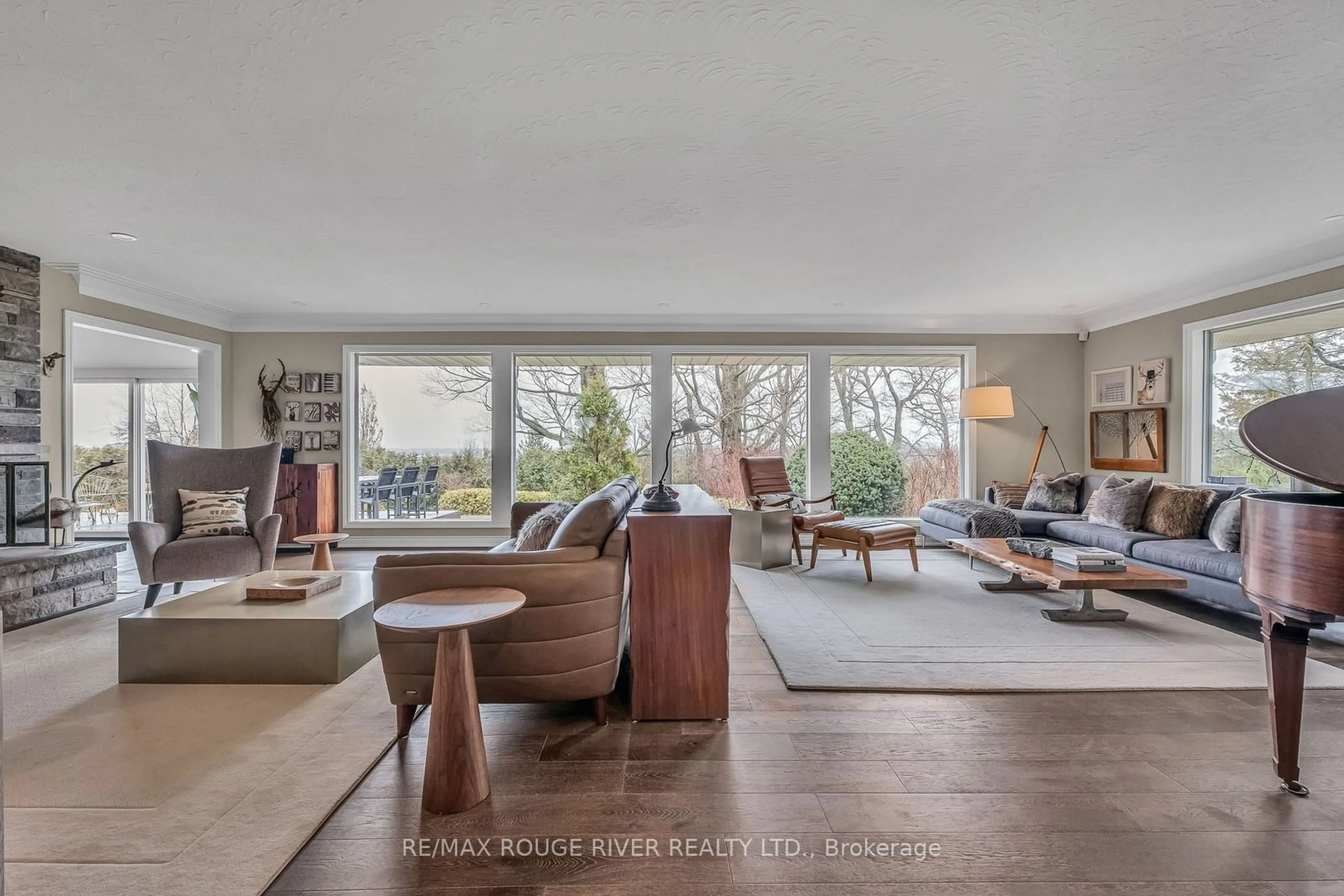 Living room with furniture, unknown for 7 Sunrise Crt, Cobourg Ontario K9A 0W7