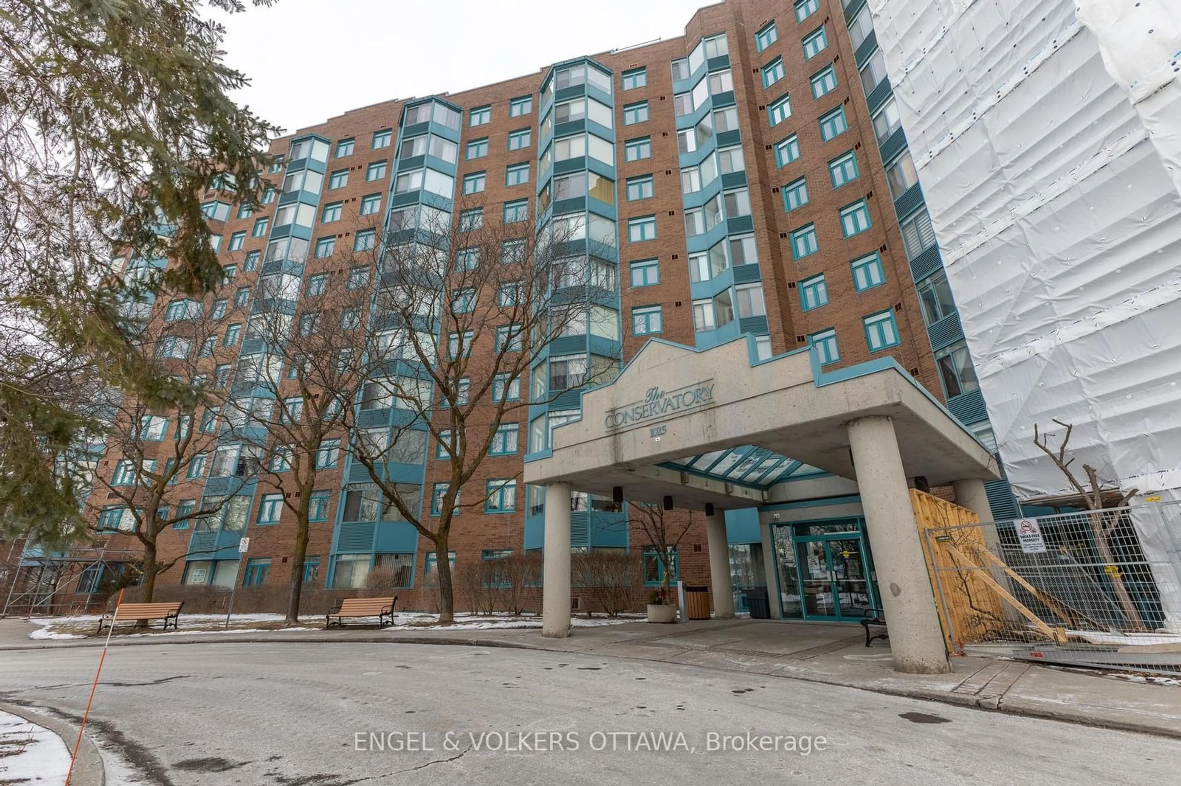 Indoor foyer for 1025 Grenon Ave #824, Britannia Heights - Queensway Terrace N and Area Ontario K2B 8S5