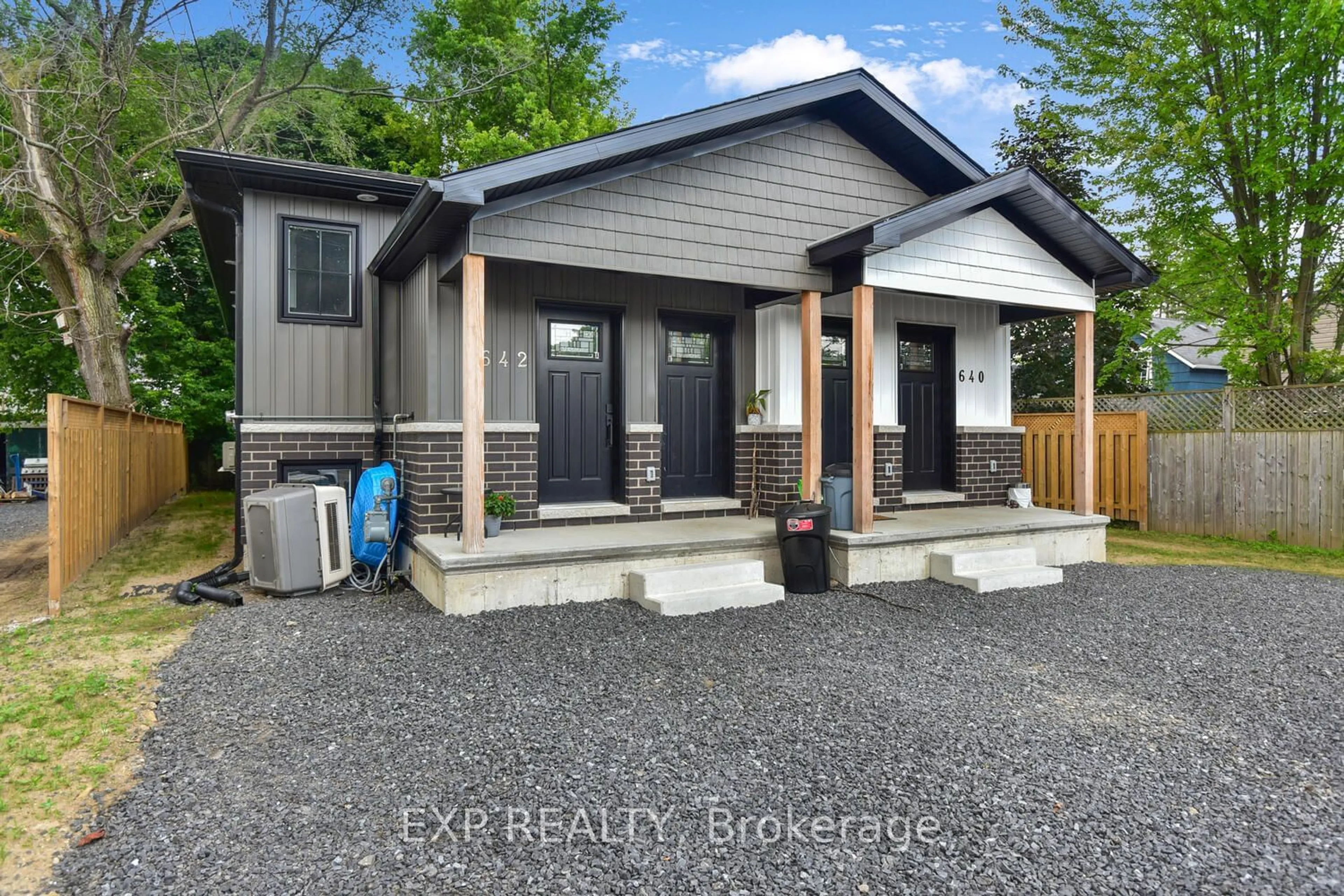 Home with vinyl exterior material, unknown for 642 West St, Prescott Ontario K0E 1X0