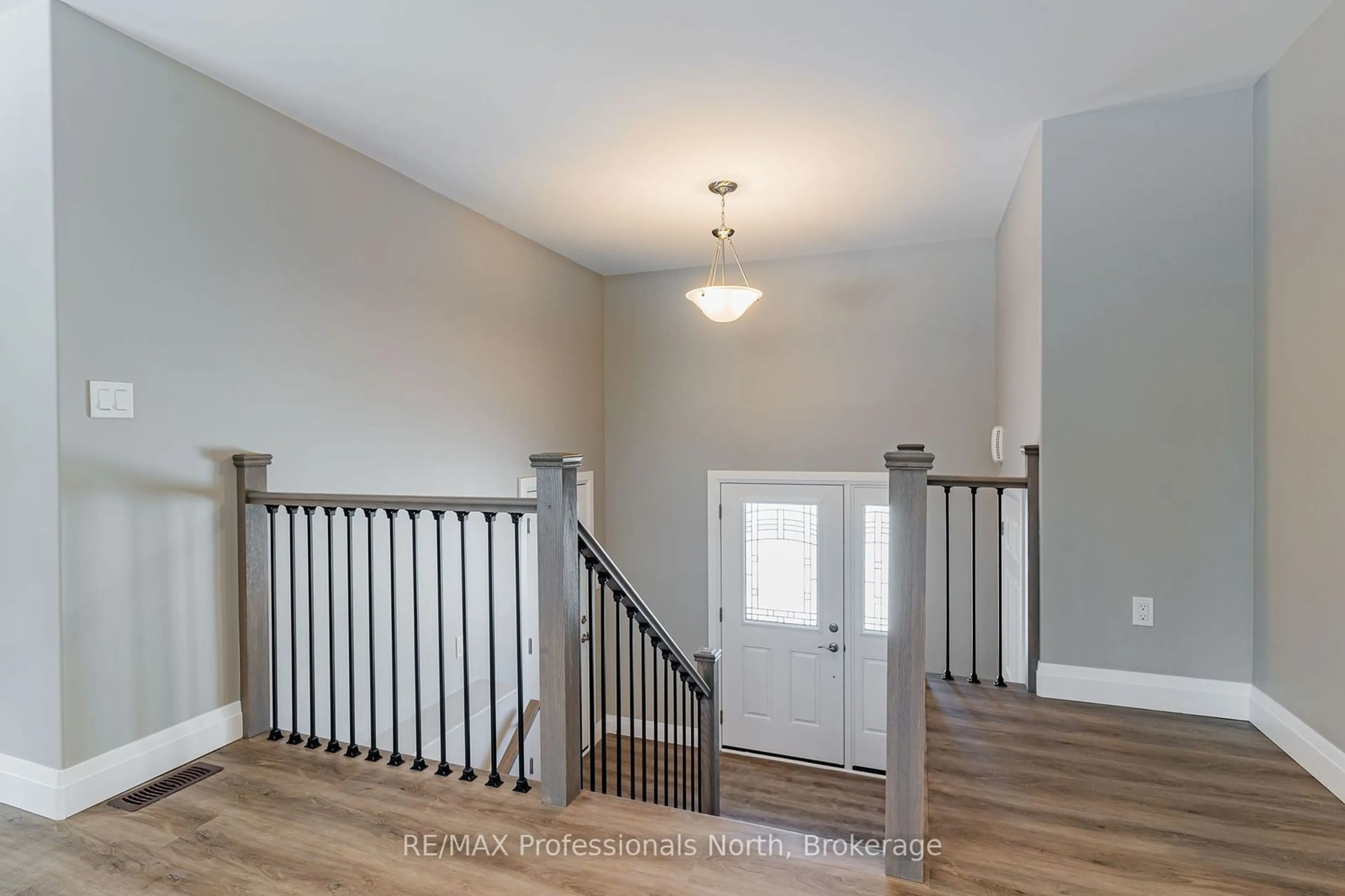 Indoor entryway for 7 Marluc Ave, Minden Hills Ontario K0M 2K0