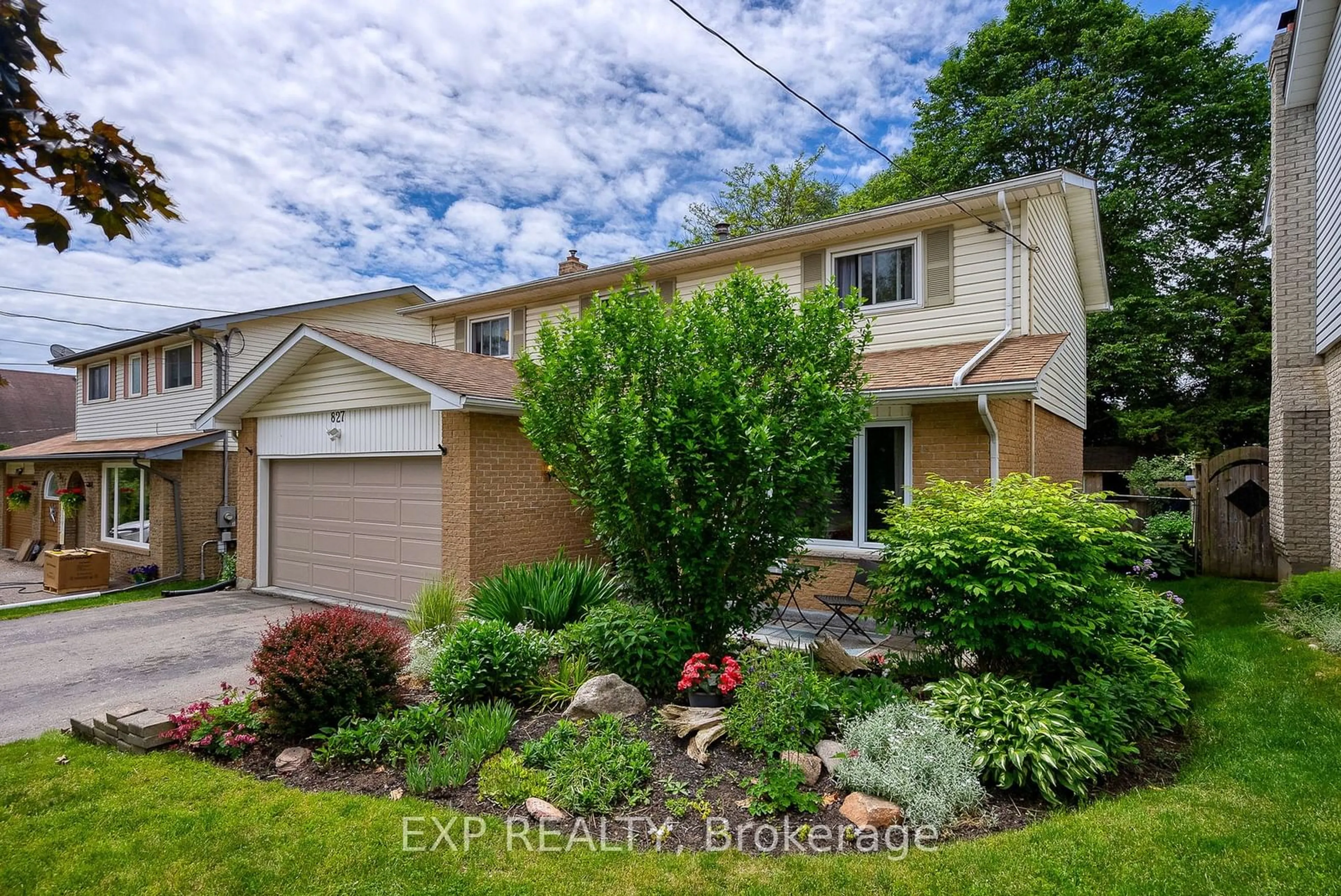 A pic from outside/outdoor area/front of a property/back of a property/a pic from drone, street for 827 Northwood Dr, Cobourg Ontario K9A 4W2